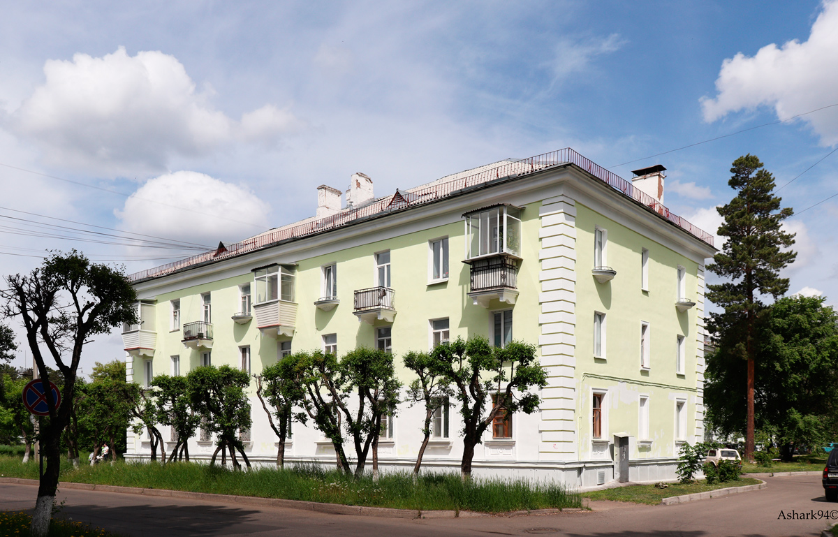 Железногорск, Улица Советской Армии, 15 / Октябрьская улица, 2