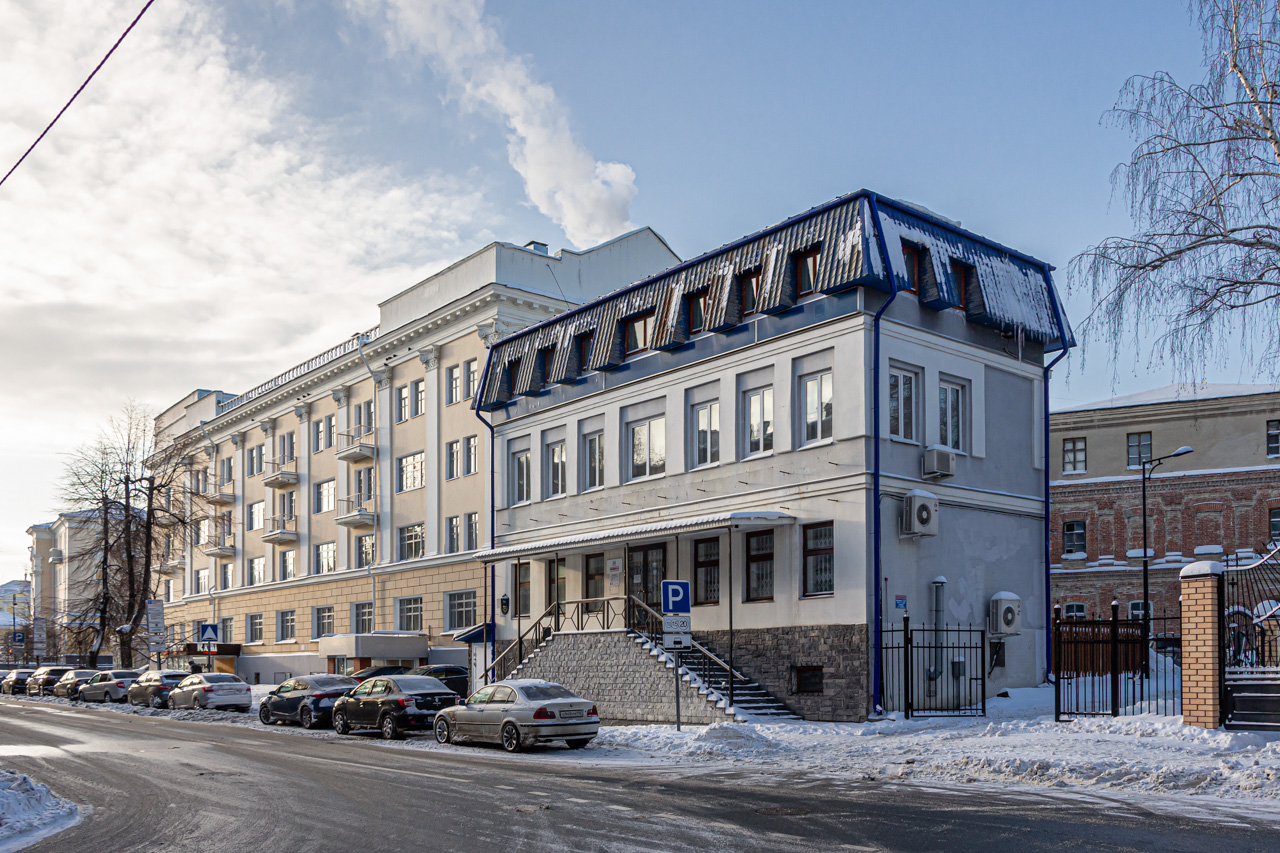 Казань, Большая Красная улица, 7 / Улица Япеева, 9; Улица Япеева, 9А