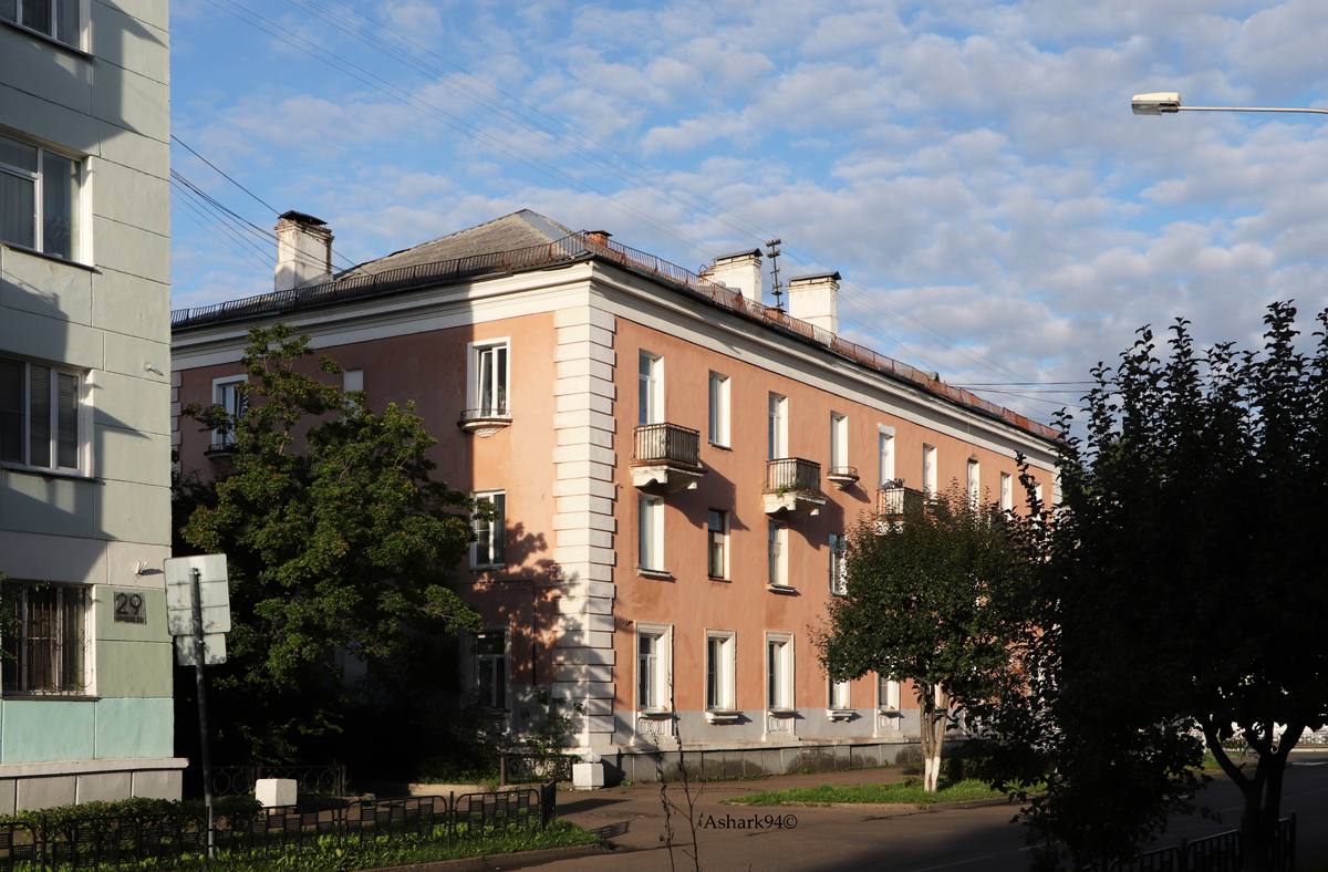 Железногорск, Улица Ленина, 13 / Октябрьская улица, 27