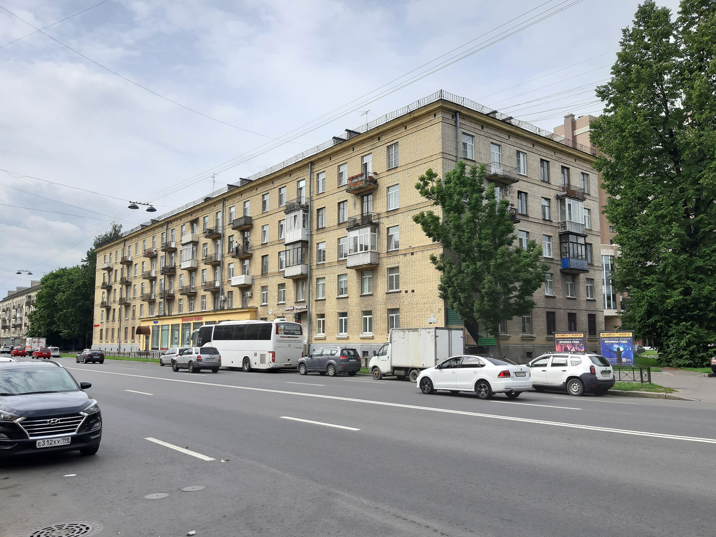 Санкт-Петербург, Шоссе Революции, 18