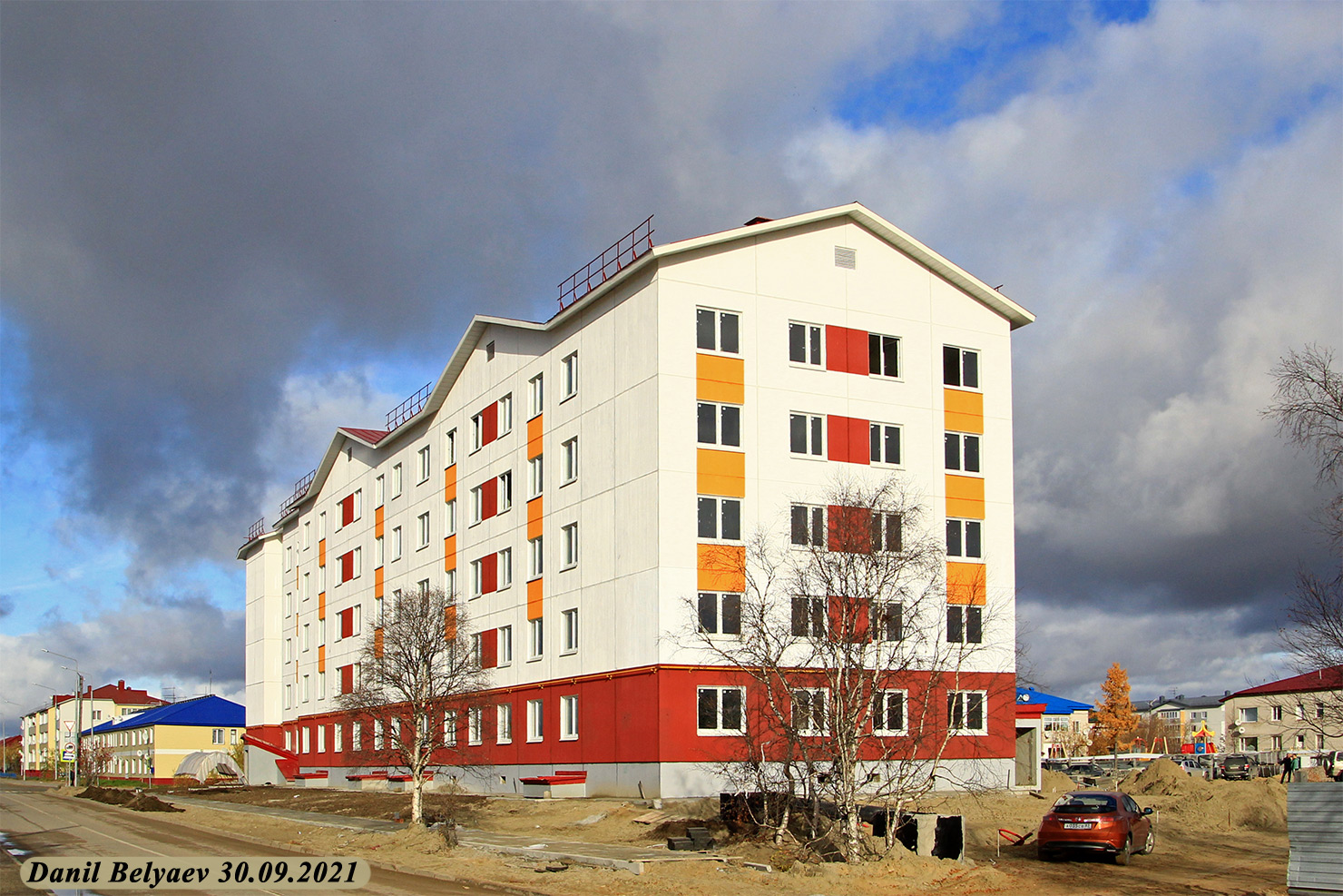 Iskateley, Поморская улица, 1