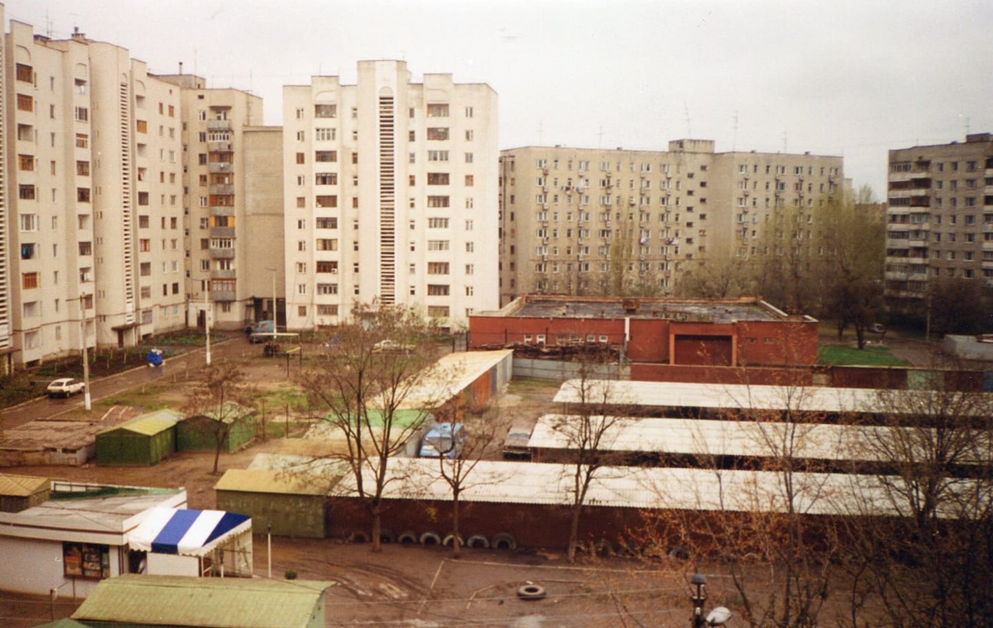 Одесса, Вулиця Ільфа і Петрова, 4; Вулиця Ільфа і Петрова, 6/2; Проспект Небесної сотні, 77а; Вулиця Ільфа і Петрова, 4а
