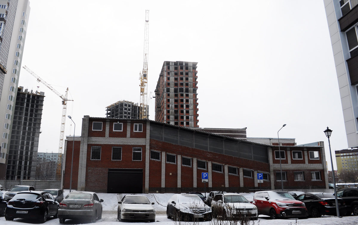 Omsk, Взлётная улица, 9