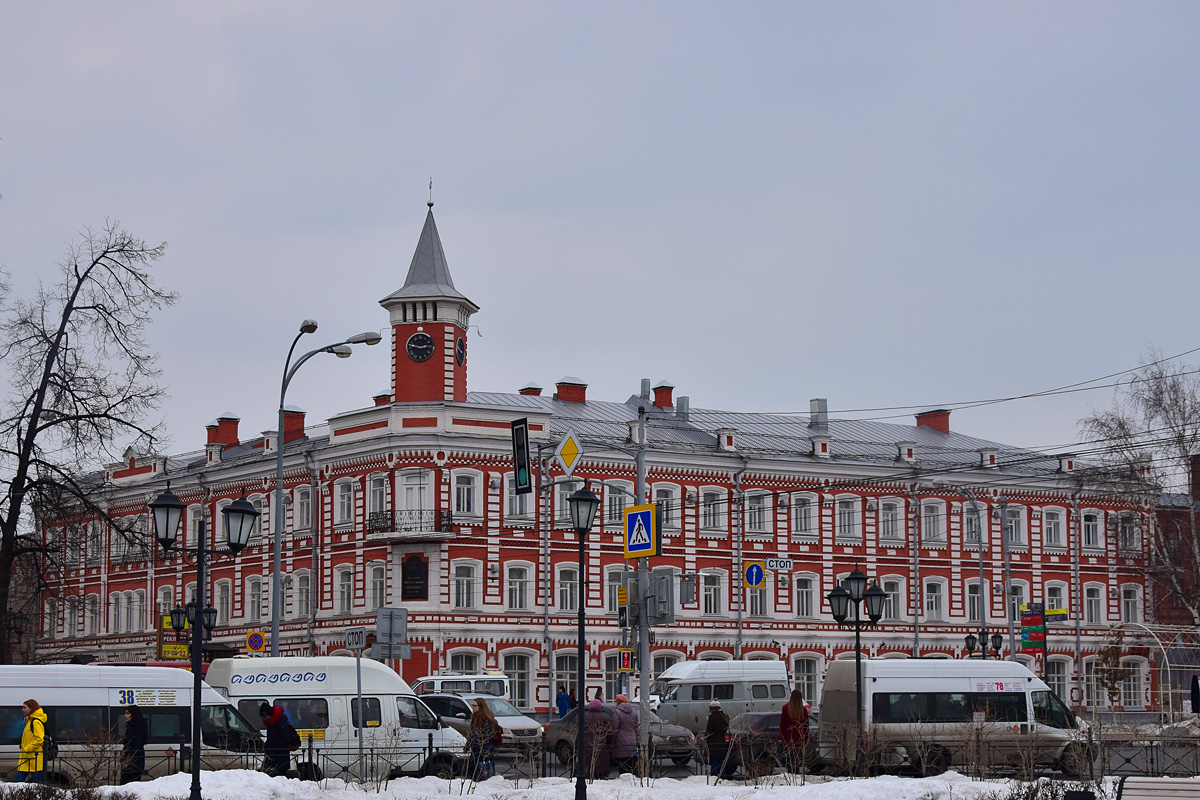 Ульяновск, Улица Гончарова, 20 / Улица Ленина, 138