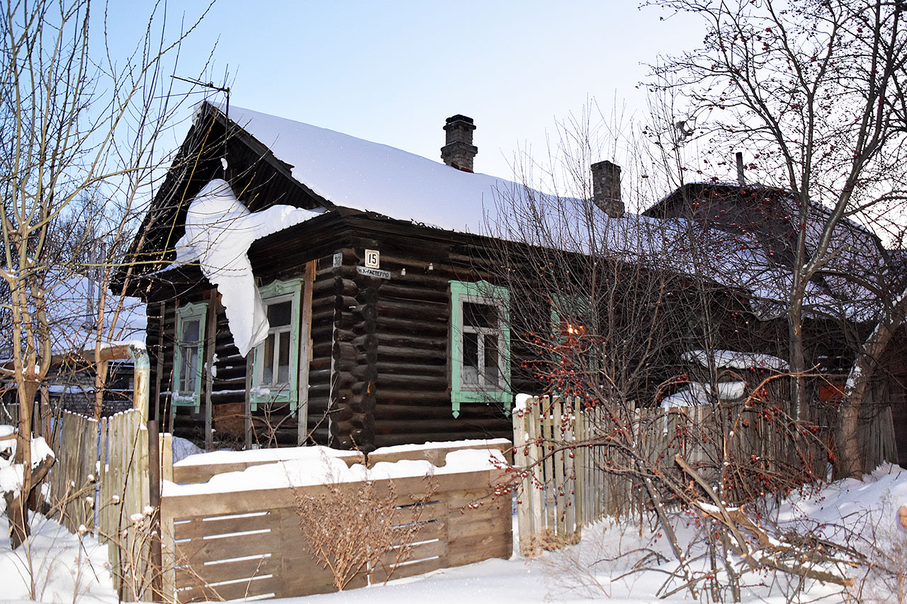 Perm, Улица Гастелло, 15​ / Улица Левченко, 32