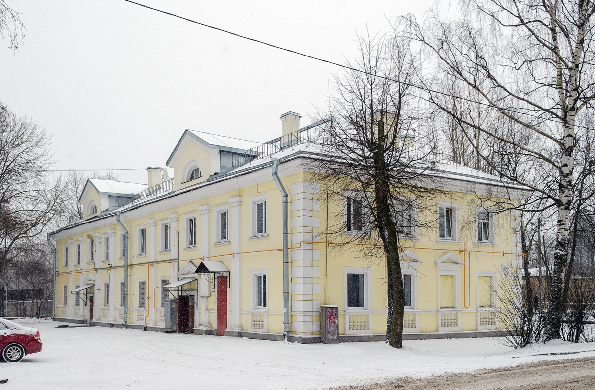 Гатчина, Киевская улица, 7 / Улица Григорина, 1