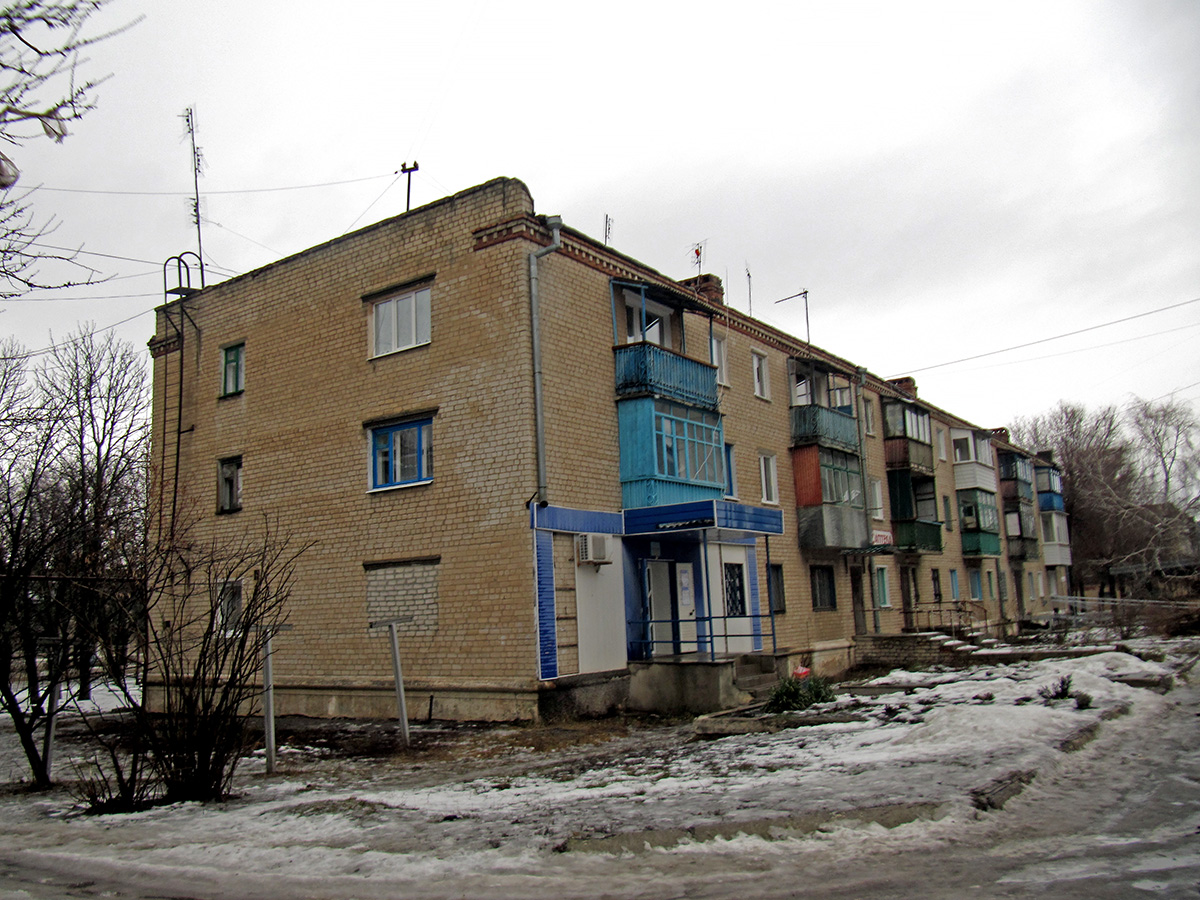 Северск, Молодёжная улица, 8
