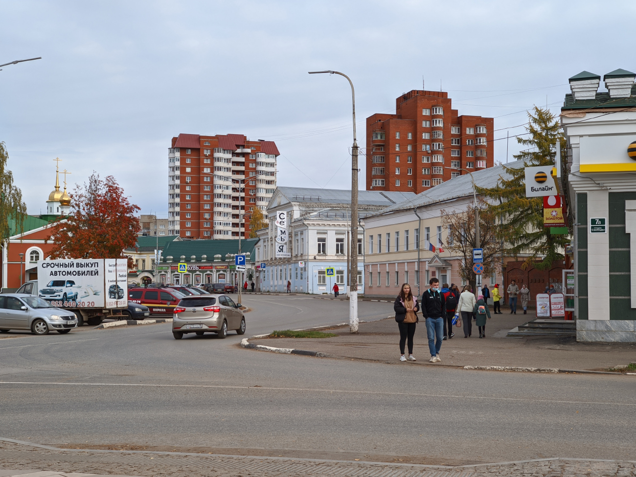 Глазов, Первомайская улица, 6; Площадь Свободы, 6; Первомайская улица, 8; Площадь Свободы, 7