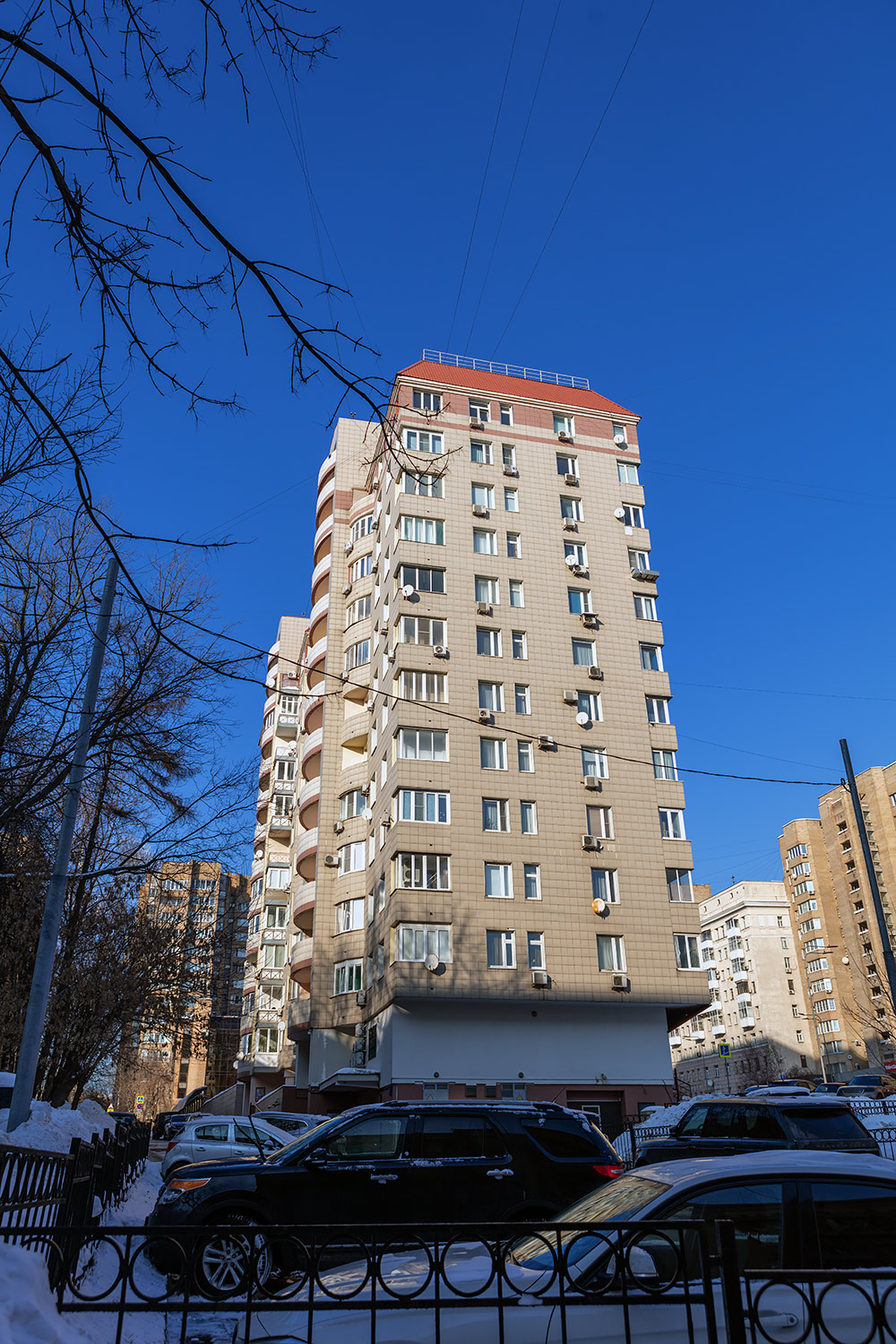 Москва, Улица Большие Каменщики, 8