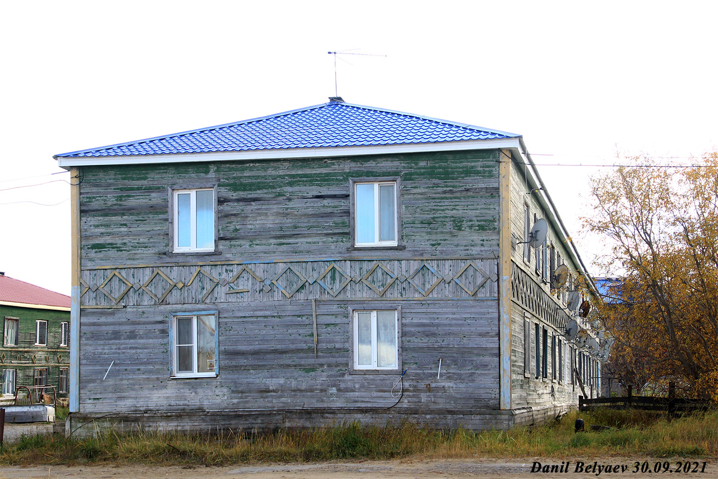 Искателей, Улица Нефтяников, 22