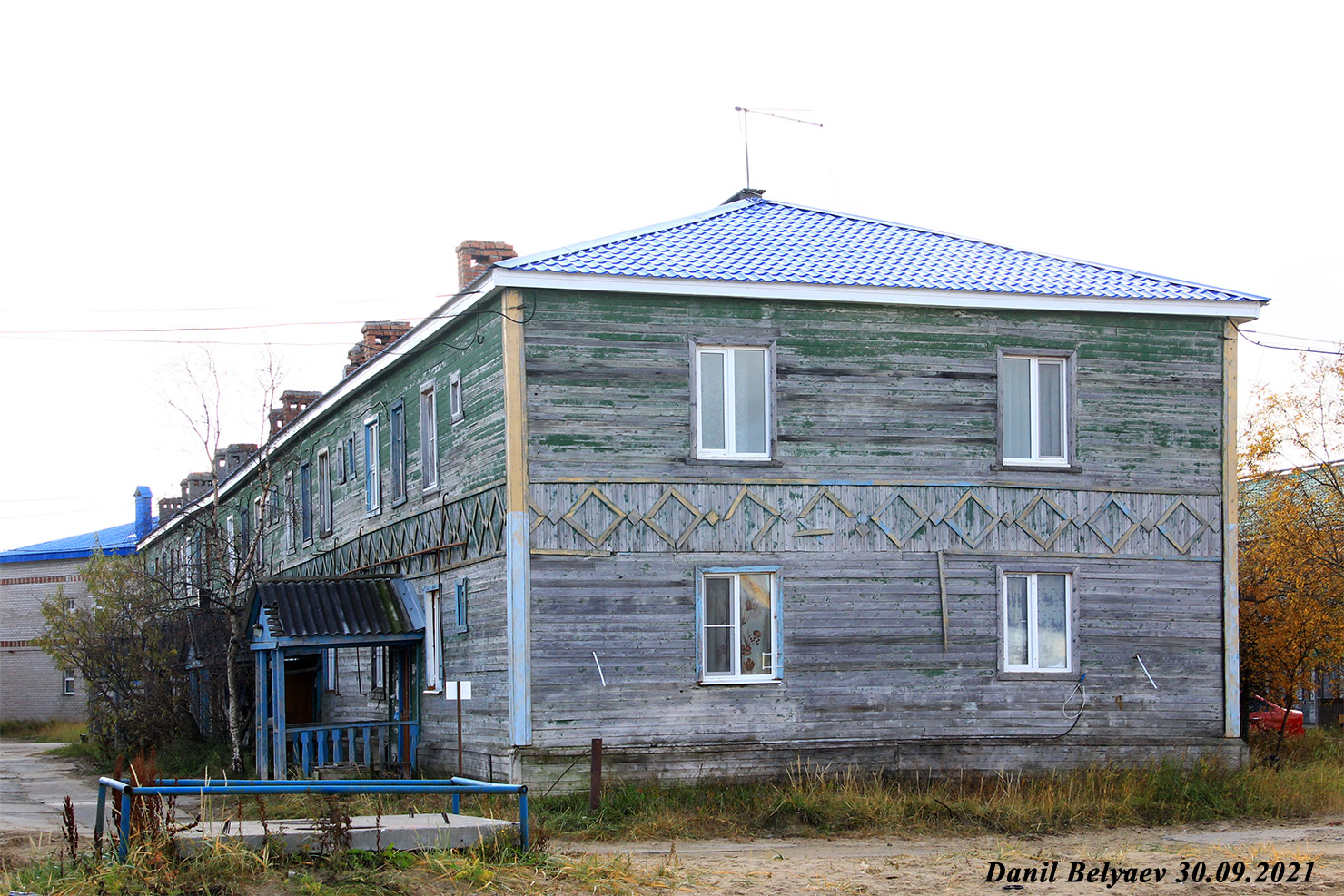 Искателей, Улица Нефтяников, 22