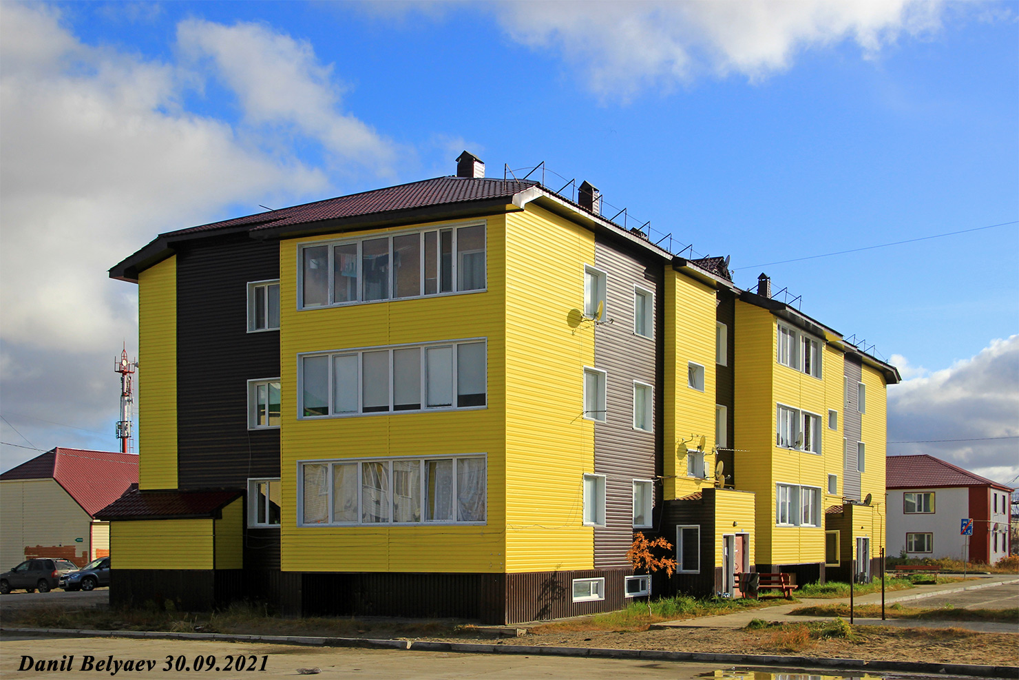 Iskateley, Улица Губкина, 4