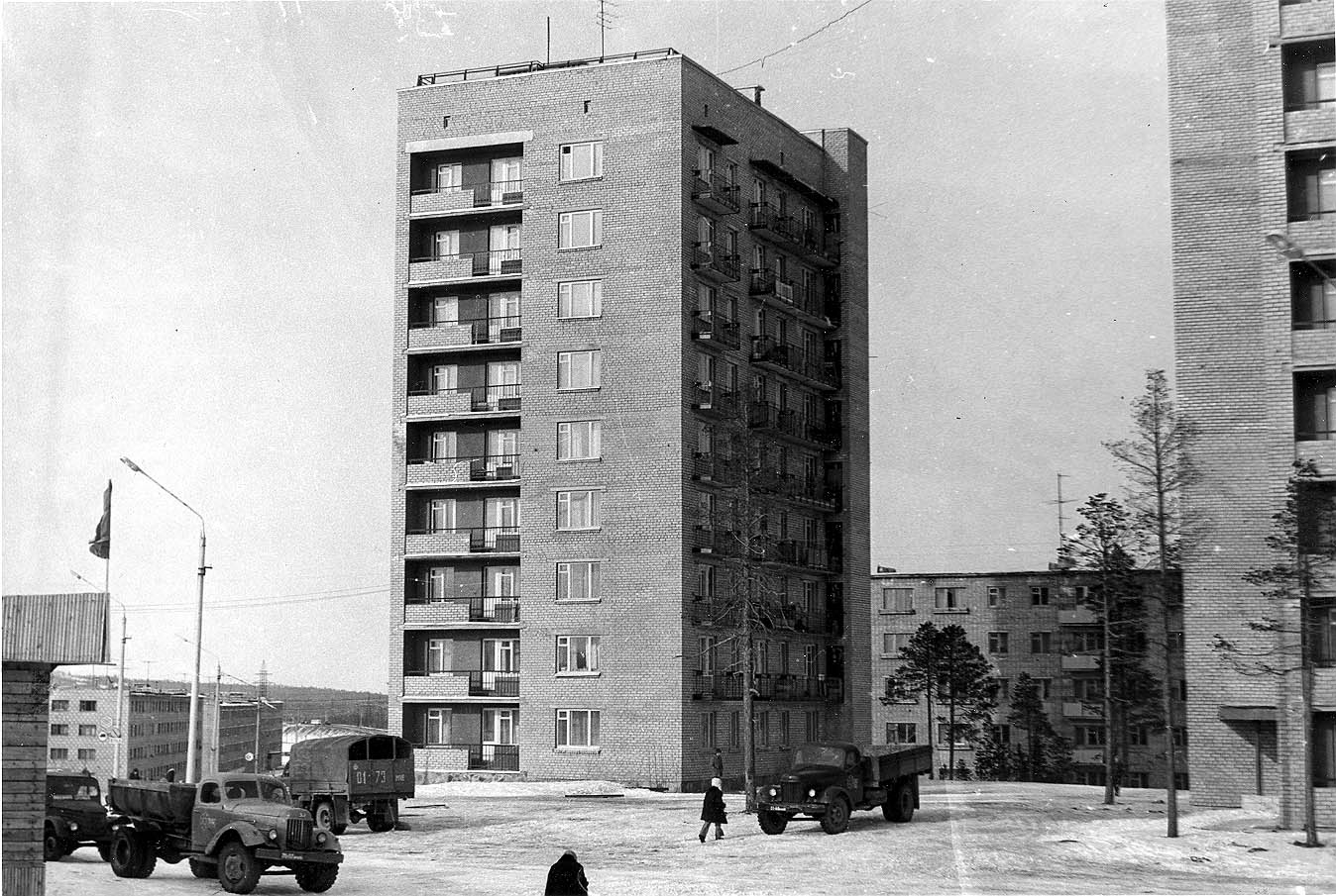 Полярные Зори, Нивский проспект, 5