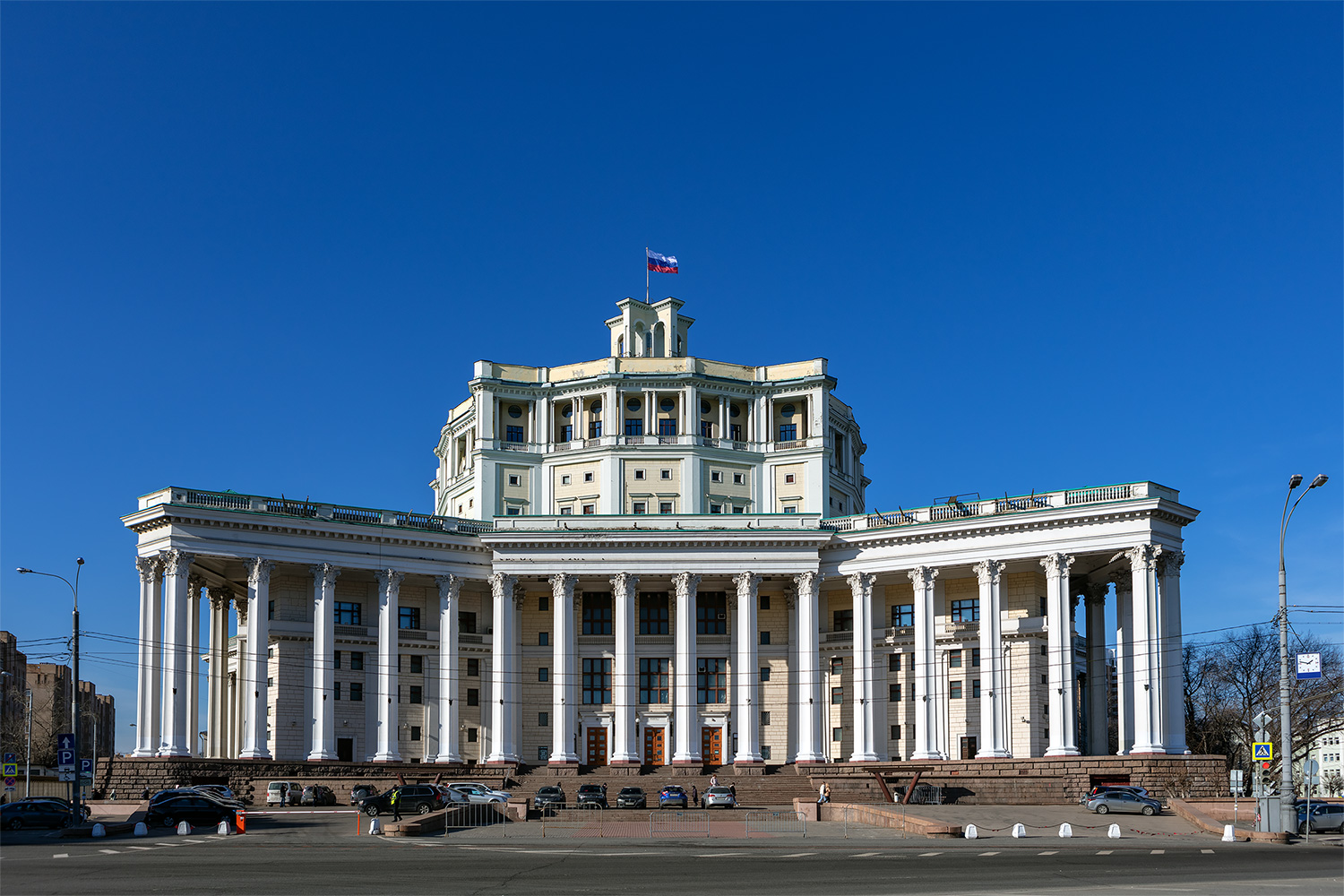 Москва, Суворовская площадь, 2