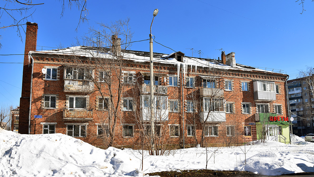 Пермь, Улица Карпинского, 80​ / Кавалерийская улица, 51
