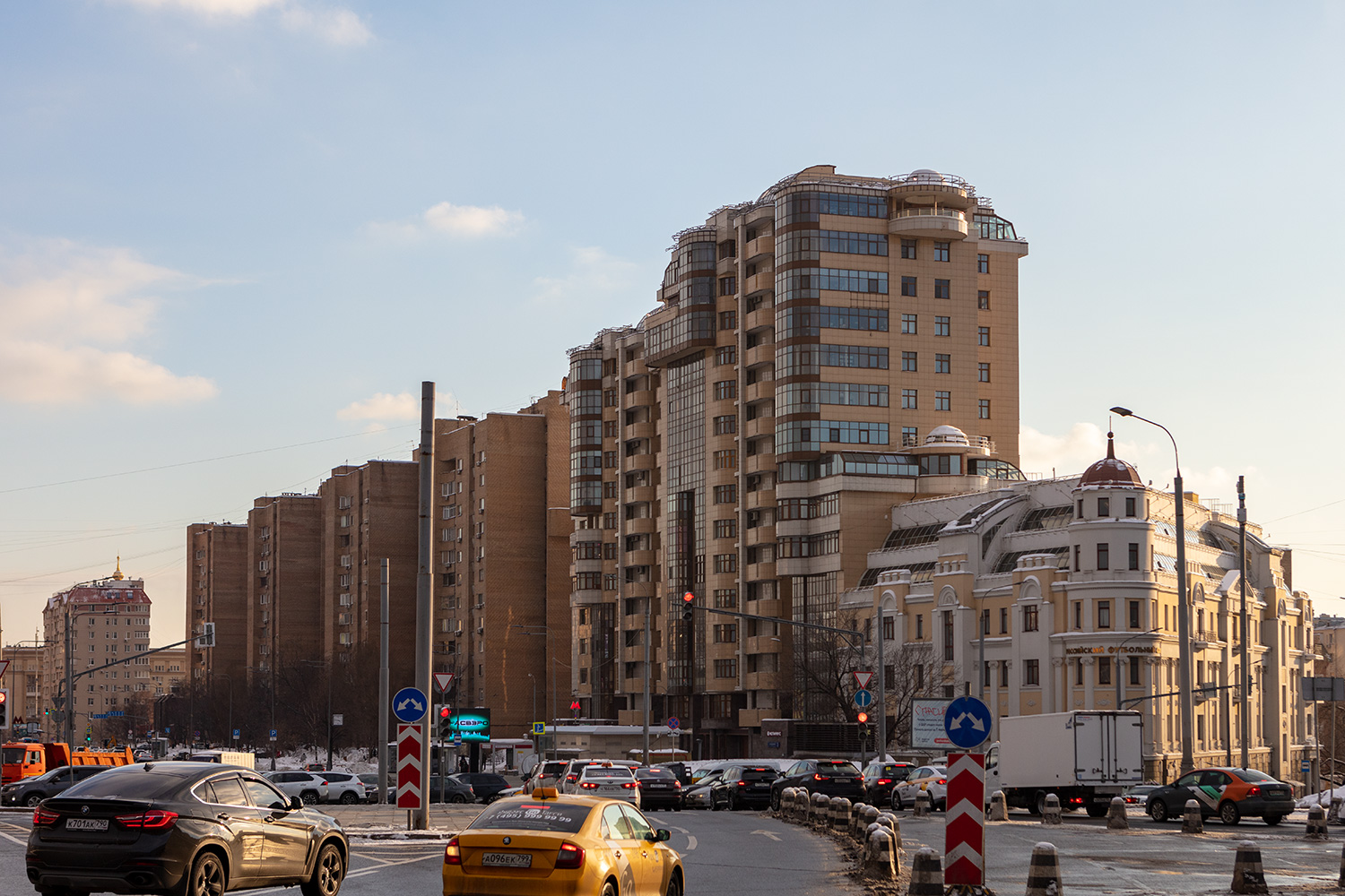 Москва, Улица Большие Каменщики, 8; Улица Большие Каменщики, 6 стр. 1; Улица Большие Каменщики, 4; Улица Большие Каменщики, 2; Народная улица, 7