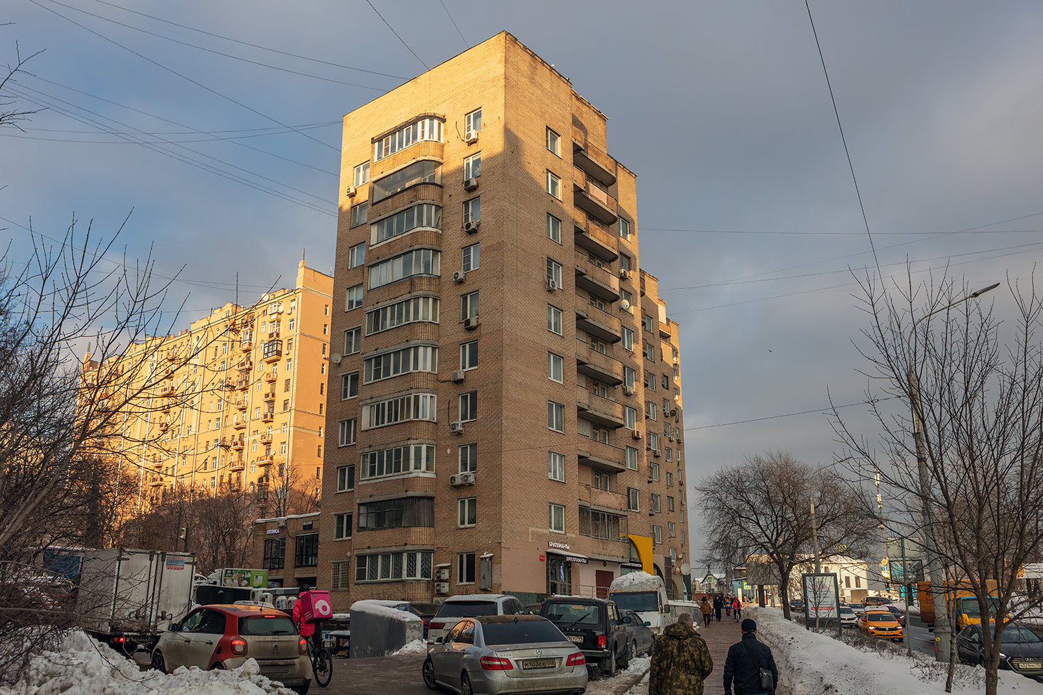 Москва, Гончарный проезд, 8 / Гончарная улица, 40
