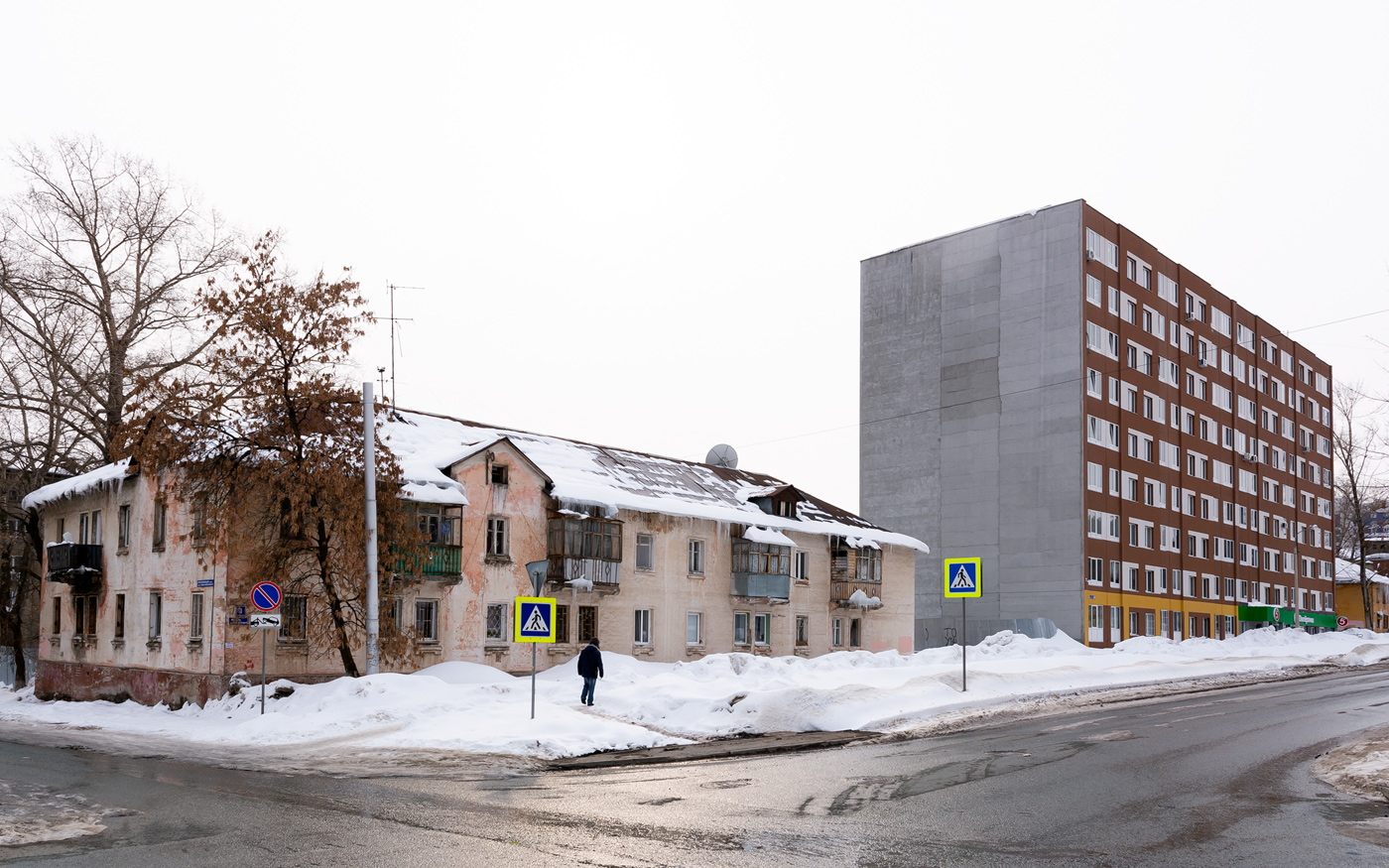 Уфа, Кремлёвская улица, 70; Кремлёвская улица, 68