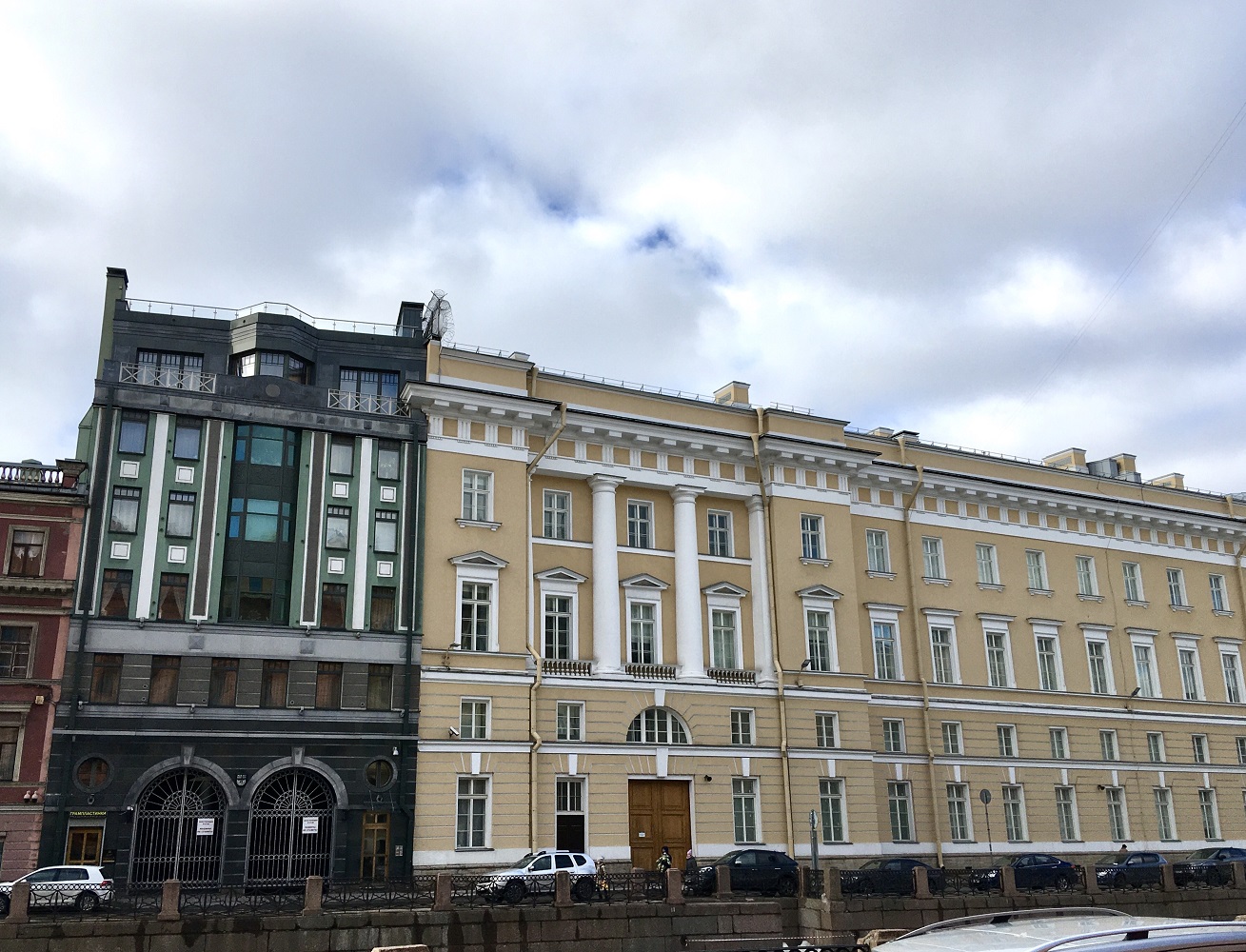 Санкт-Петербург, Большая Морская улица, 4 / Набережная реки Мойки, 49; Дворцовая площадь, 6-8