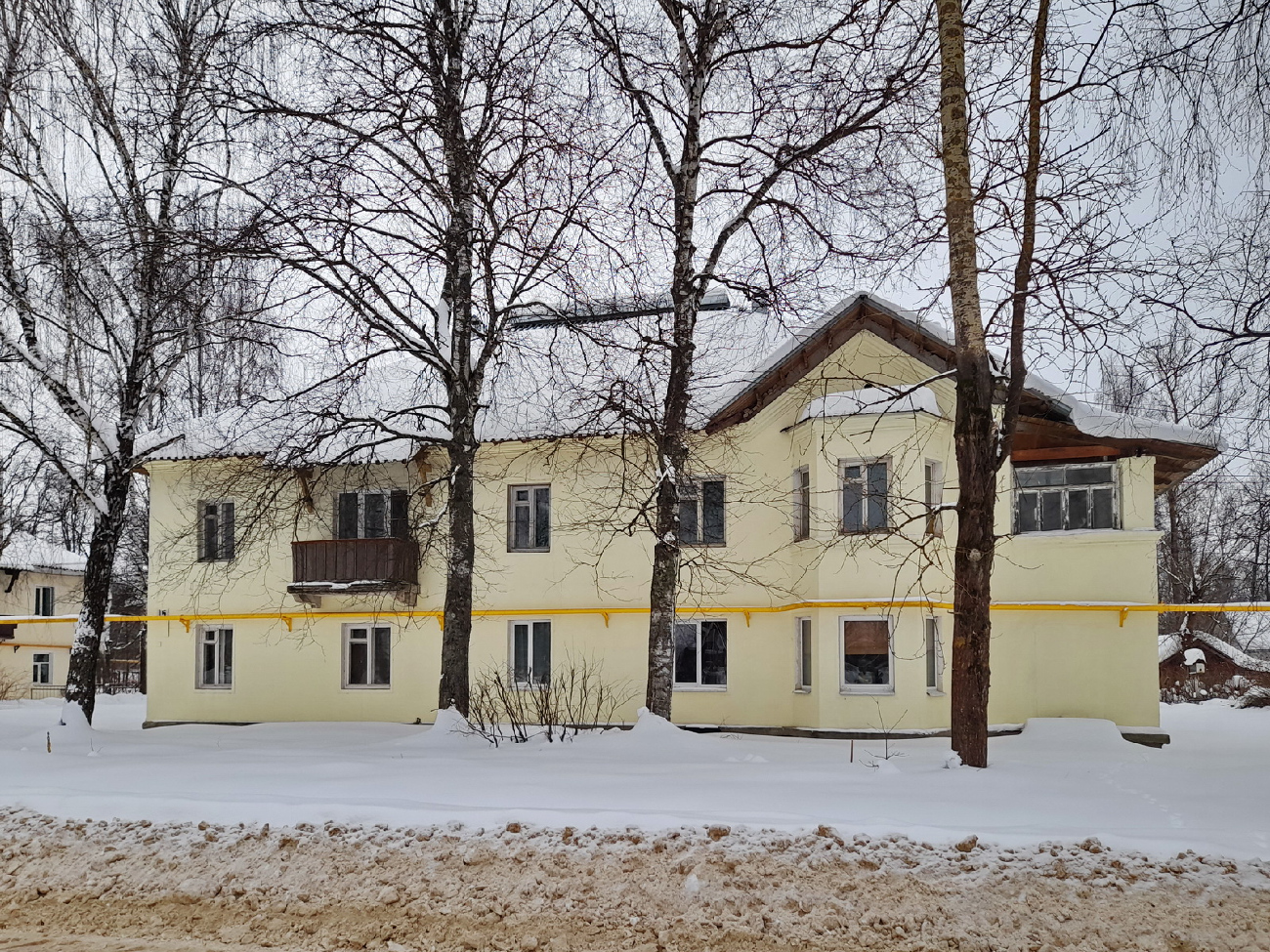 Semibratovo, Улица Некрасова, 15