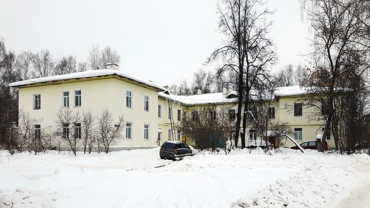 Семибратово, Улица Мира, 9 / Улица Строителей, 10