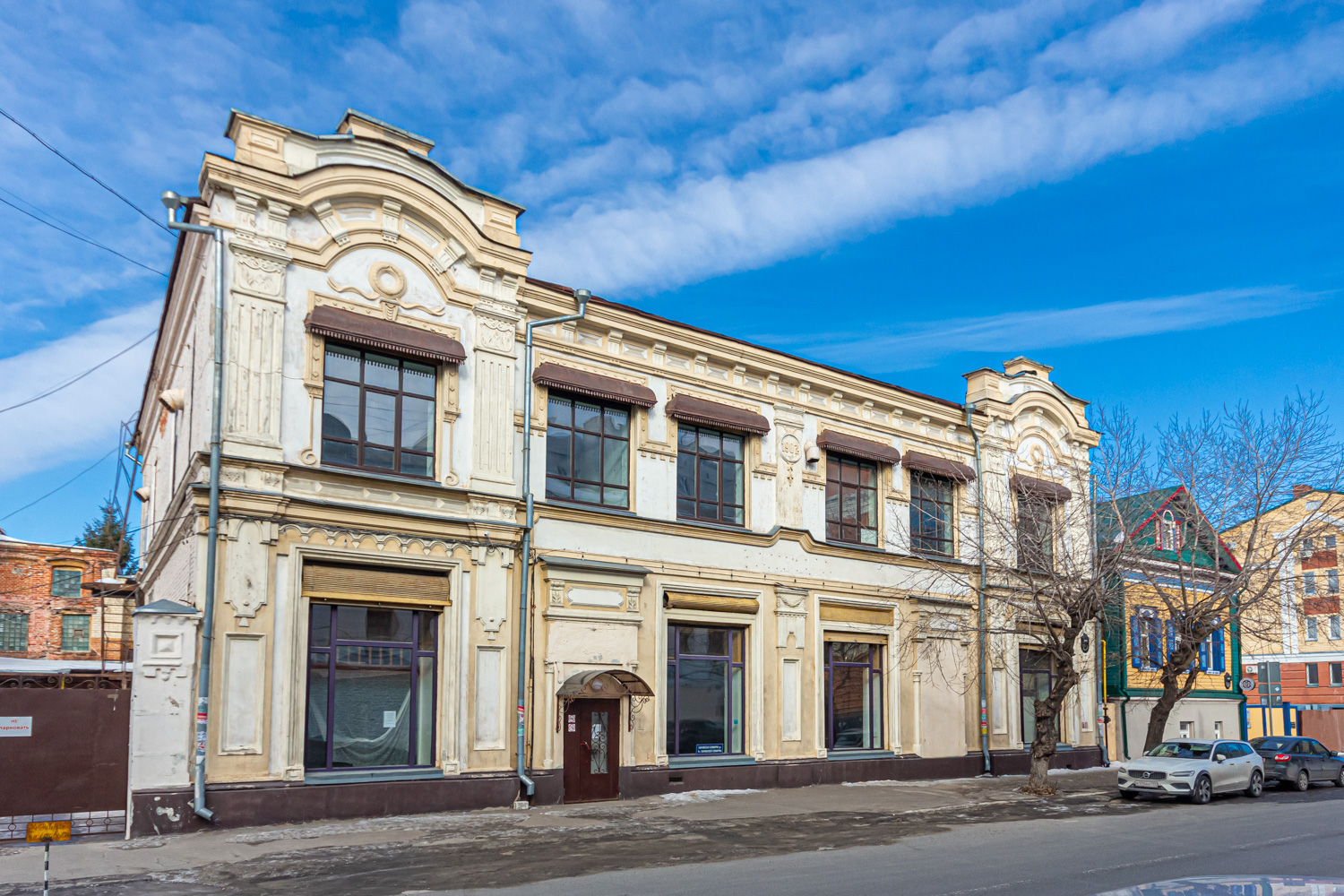 Kasan, Улица Парижской Коммуны, 18; Улица Парижской Коммуны, 20 / Улица Габдуллы Тукая, 37
