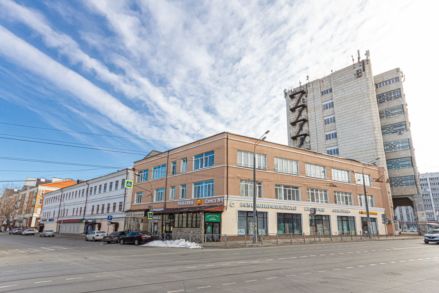 Казань, Улица Парижской Коммуны, 25 / Улица Габдуллы Тукая, 39; Улица Татарстан, 22 / Улица Габдуллы Тукая, 41