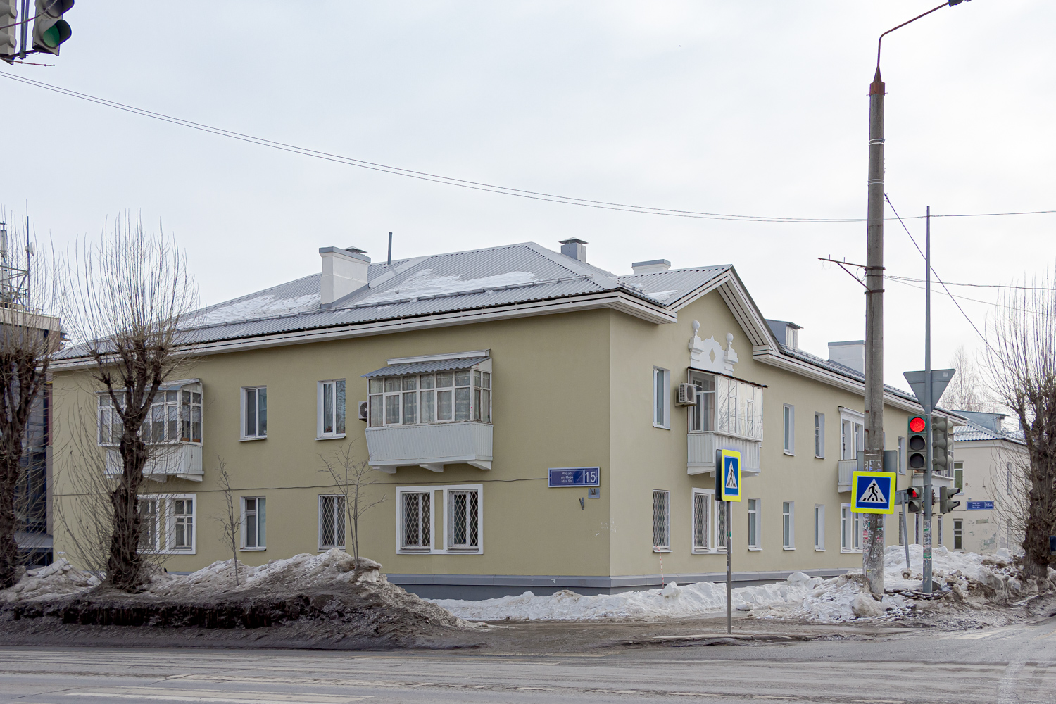 Kazań, Улица Мира, 15 / Каштановая улица, 1