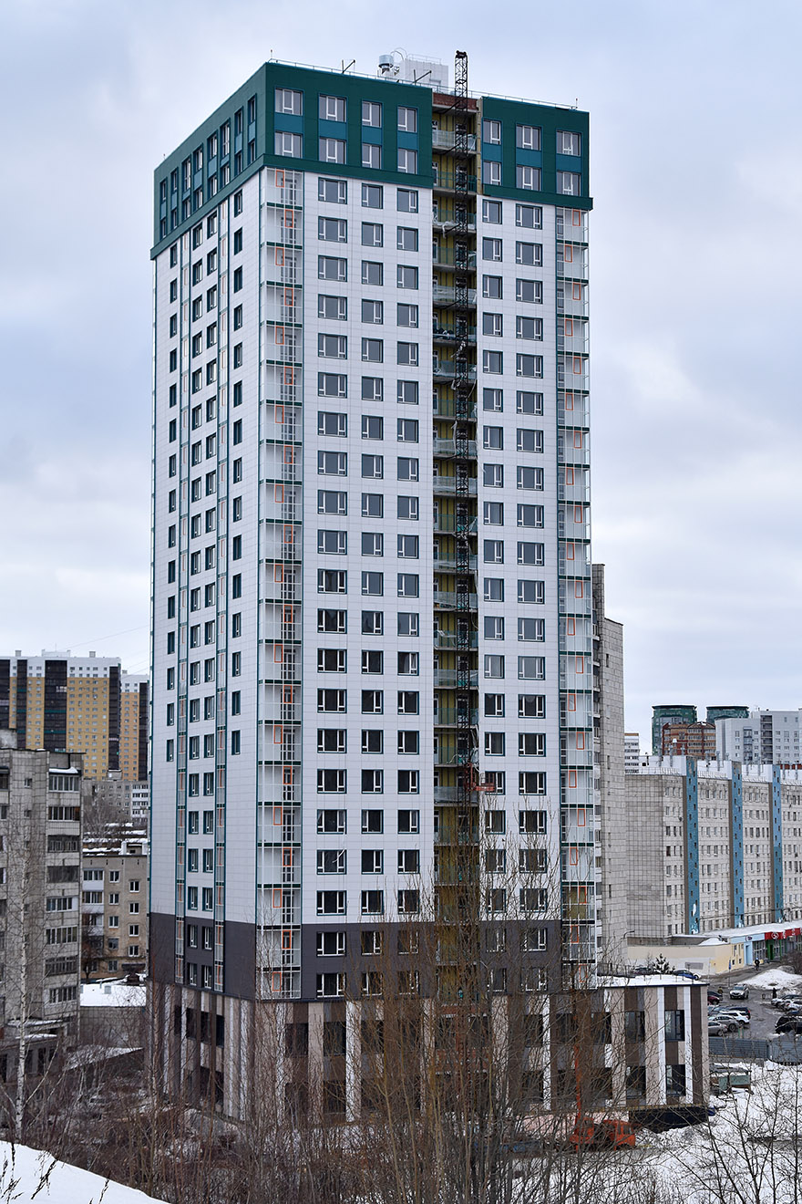 Пермь, Весёлая улица, 18 / улица Революции, 2А