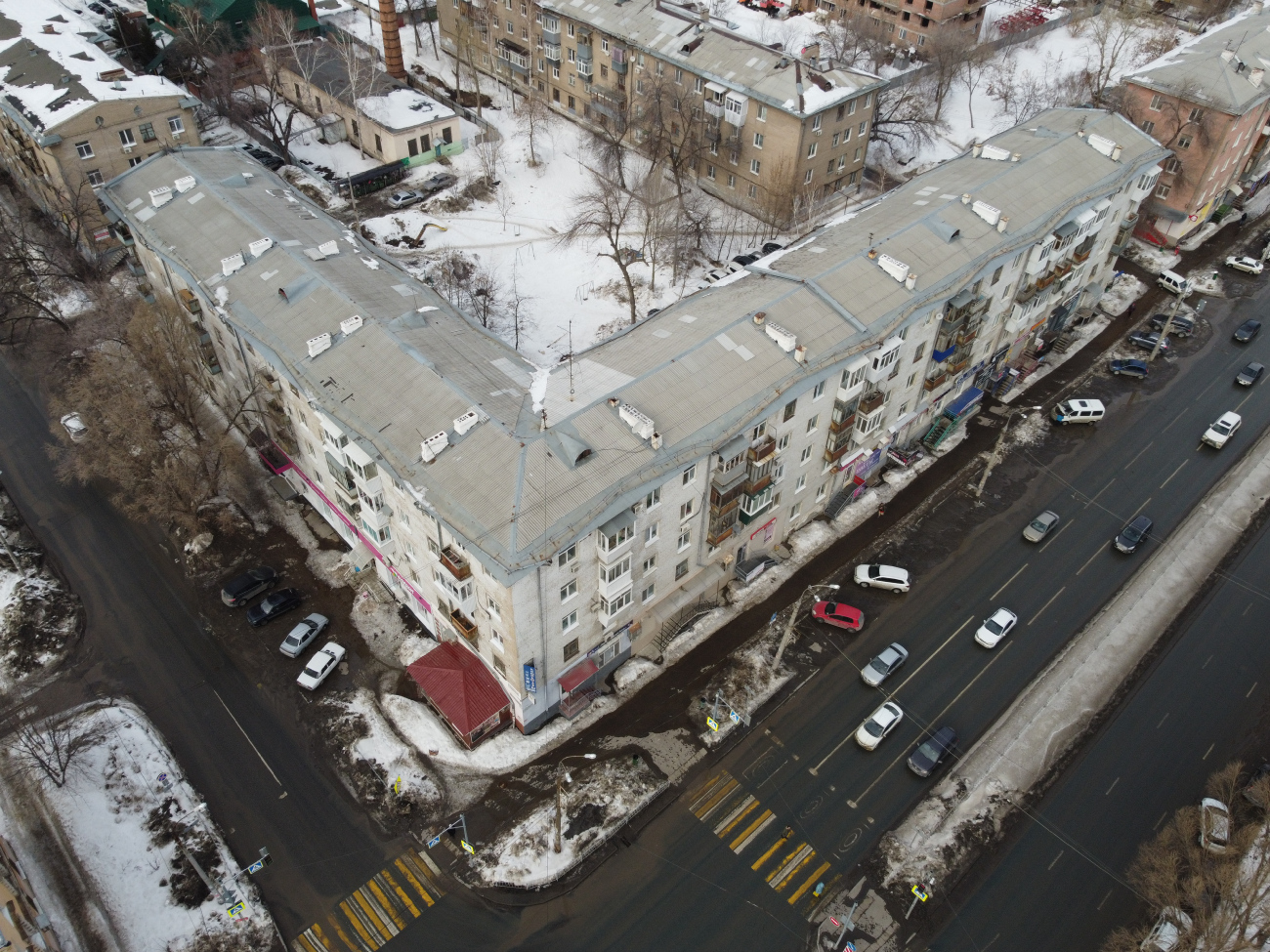 Самара, 1-й Безымянный переулок, 5 / Улица Победы, 12