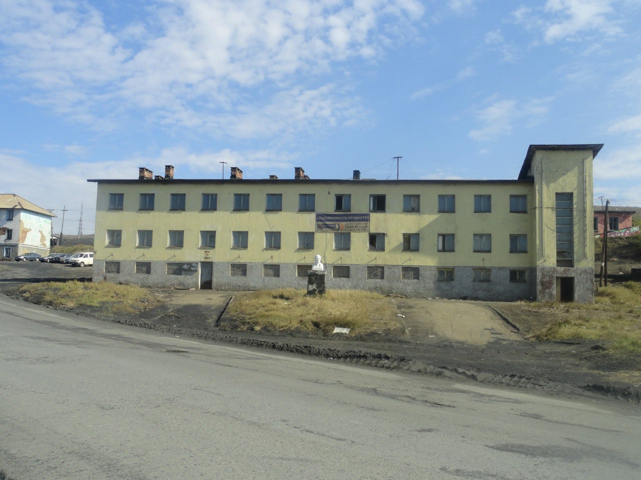 Никель, Гвардейский проспект, 1А