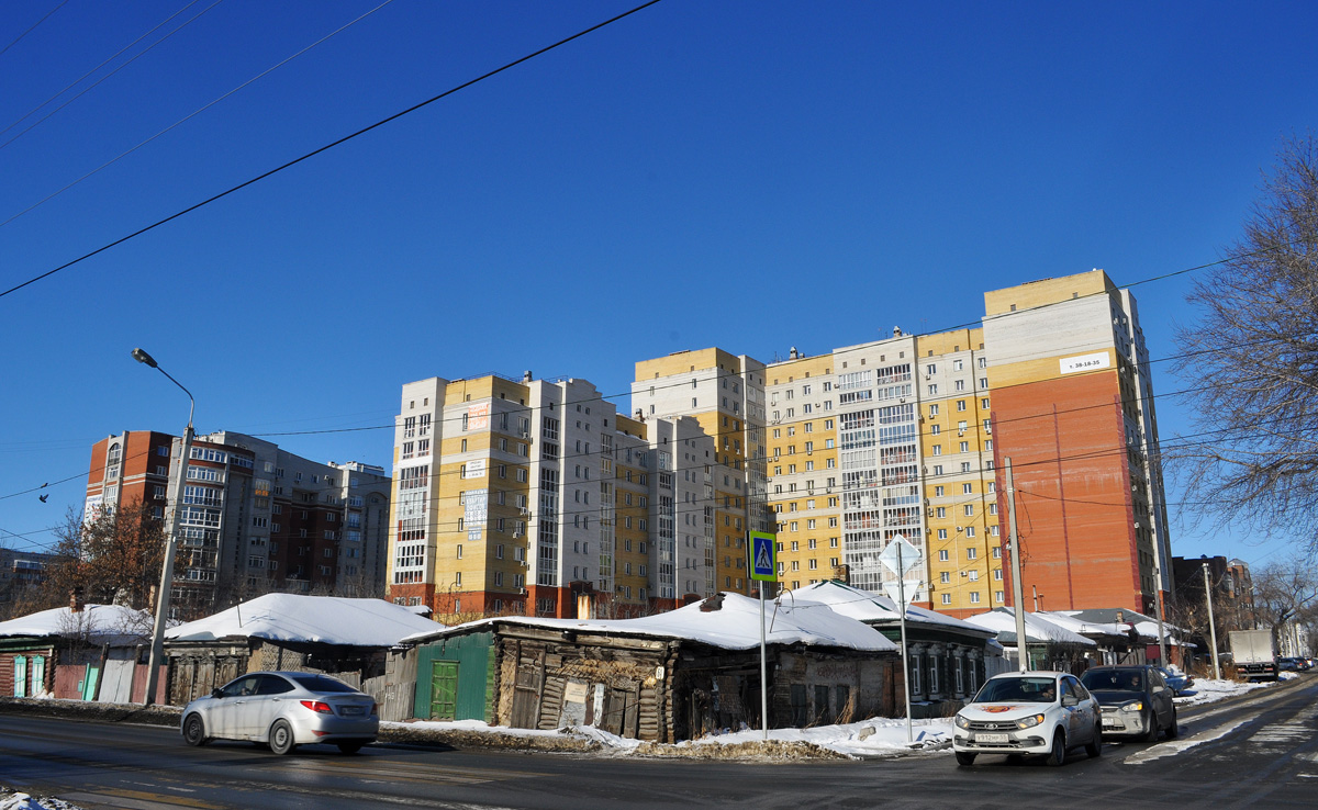 Омск, Кемеровская улица, 57; Кемеровская улица, 59; Кемеровская улица, 61 / Улица Вавилова, 15; Улица Сазонова, 64; Улица 5-й Армии, 14; Улица Вавилова, 17; Улица Вавилова, 19; Улица Вавилова, 21; Улица Вавилова, 23