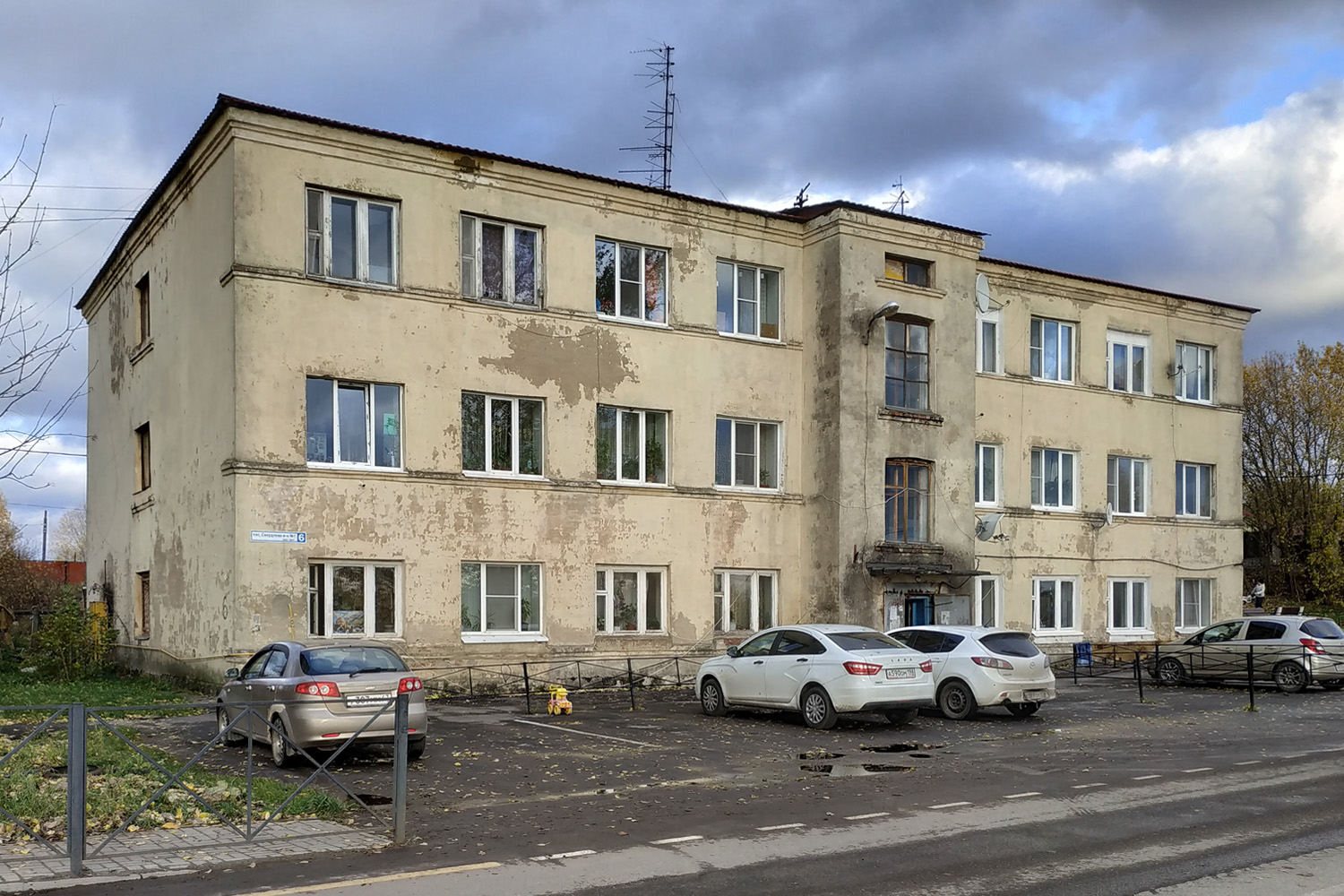 Имени Свердлова, 1-й микрорайон, 6