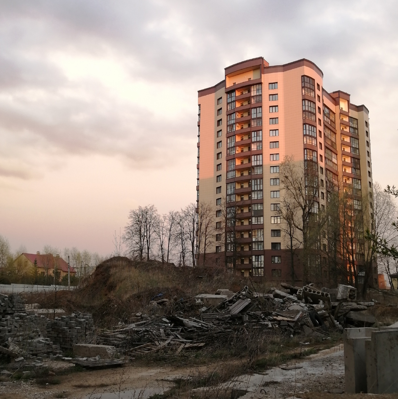Поселение Воскресенское, Жилой комплекс "Воскресенское", корп. 3; Пос. подсобного хозяйства Воскресенское, 40 корп. 1