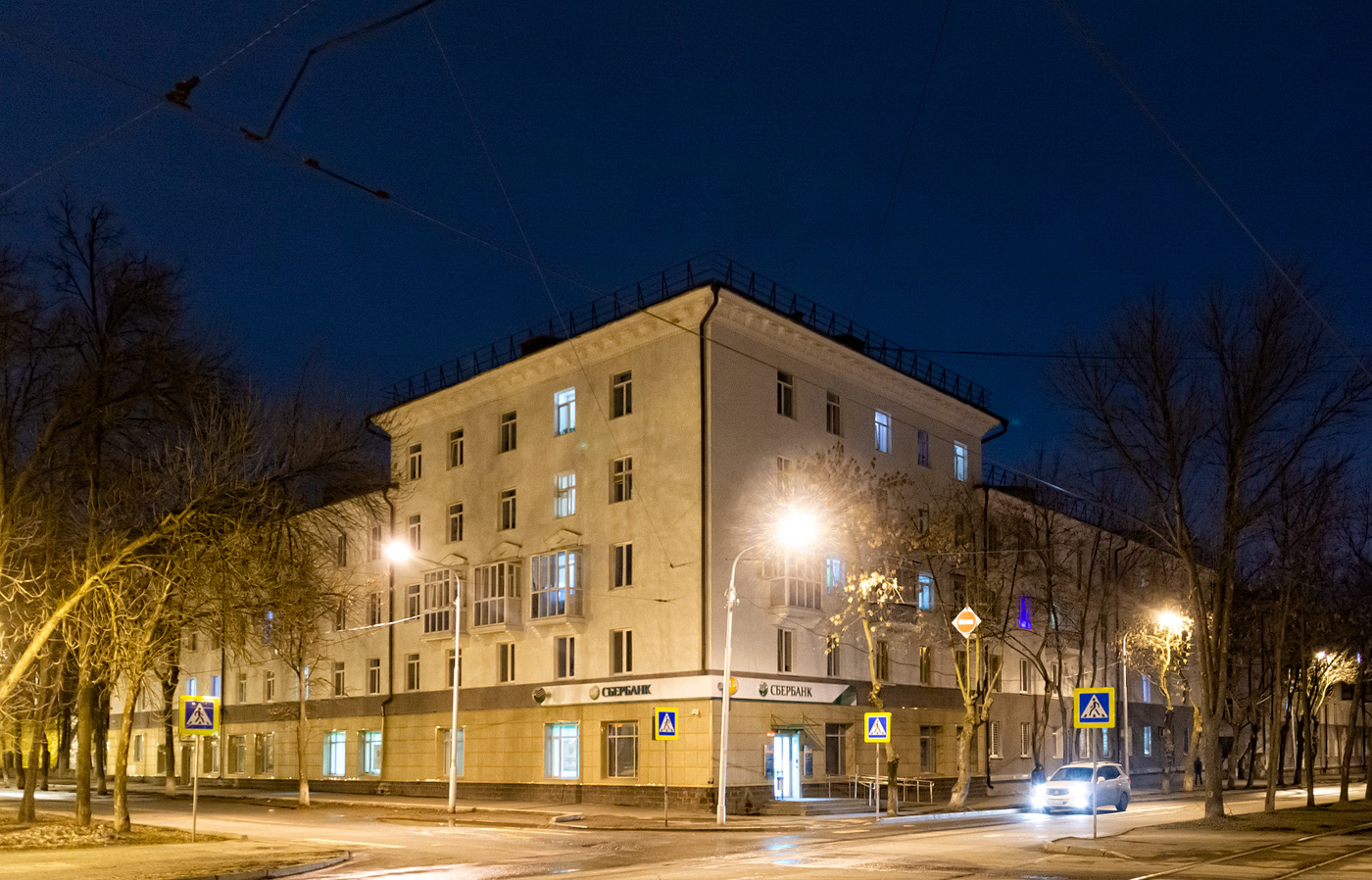 Уфа, Первомайская улица, 10 / Кольцевая улица, 18