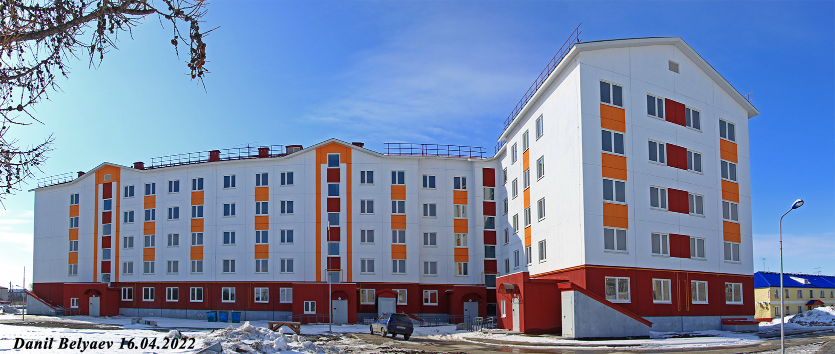 Искателей, Поморская улица, 1