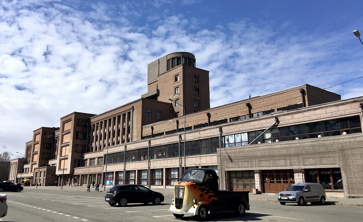 Санкт-Петербург, Большой проспект В. О., 83