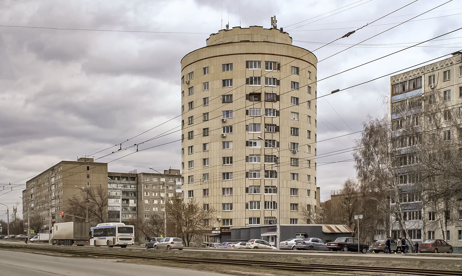 Уфа, Вологодская улица, 23; Вологодская улица, 25 / Кольцевая улица, 195