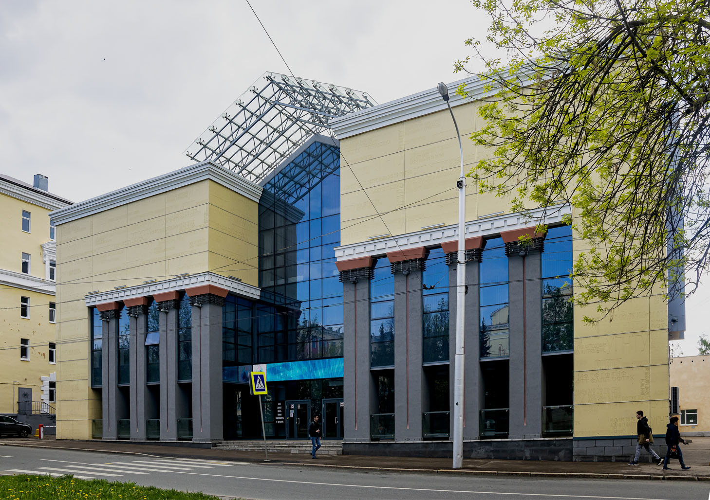 Ufa, Улица Космонавтов, 4