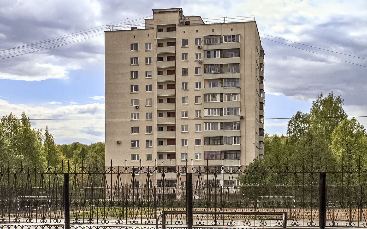 Ufa, Улица Комарова, 18/1