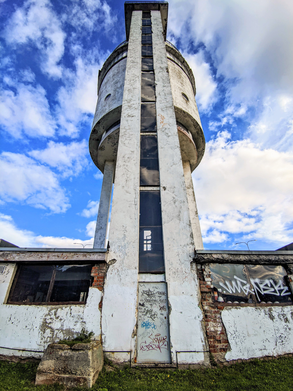 Yekaterinburg, Улица Бакинских Комиссаров, 2А