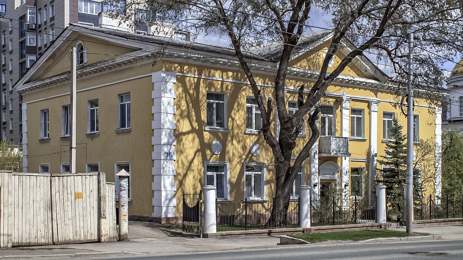 Уфа, Улица Октябрьской Революции, 35
