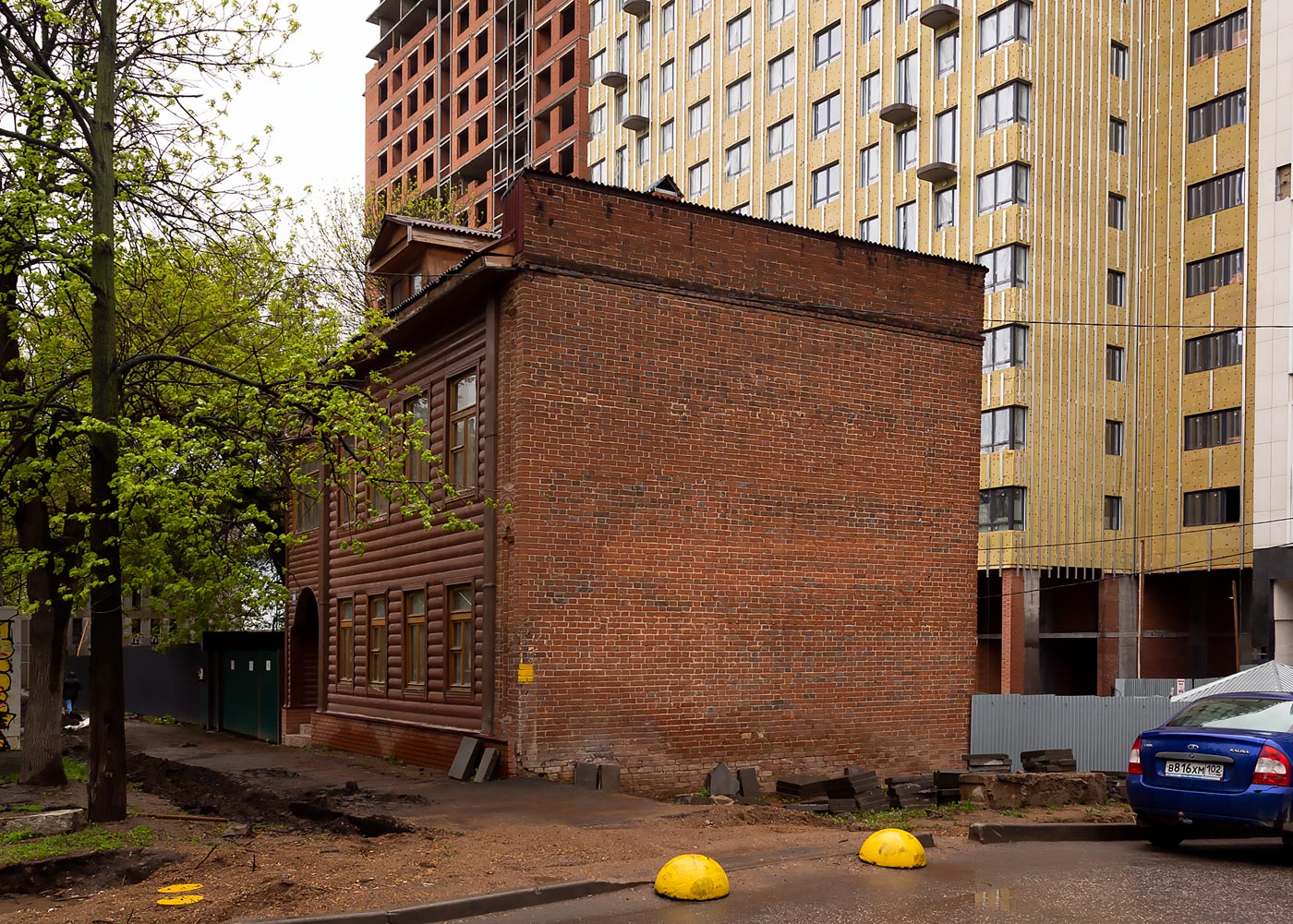 Уфа, Коммунистическая улица, 104