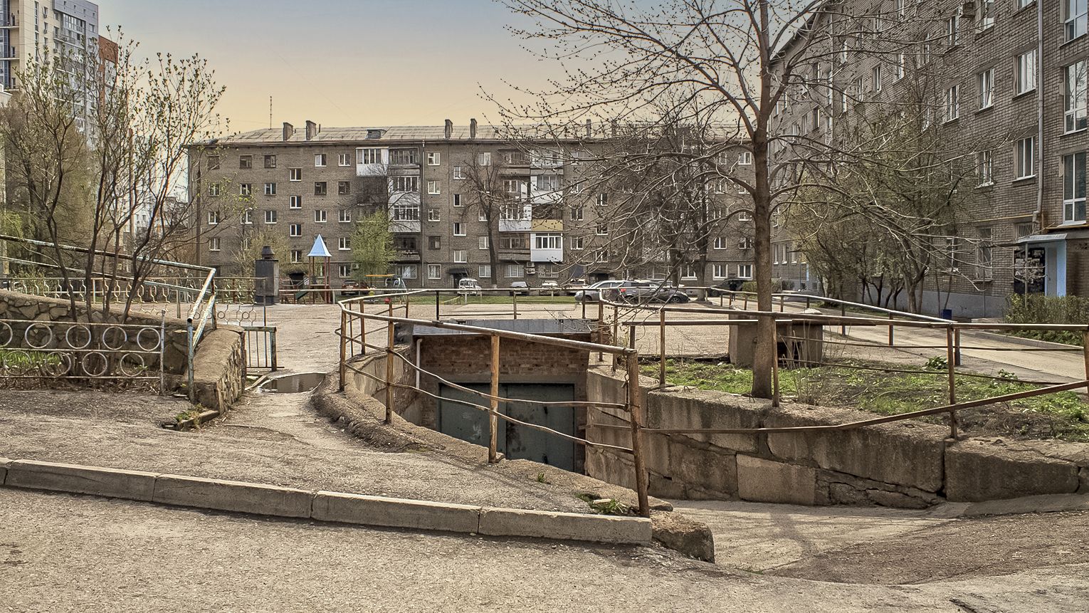 Уфа, Улица Пархоменко, 104/1*; Революционная улица, 109