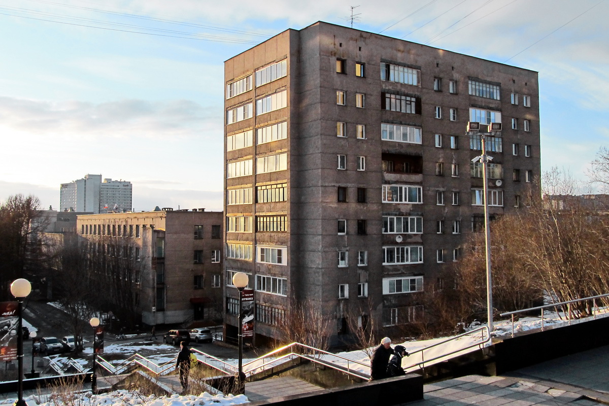 Мурманск, Улица Воровского, 14; Улица Воровского, 18