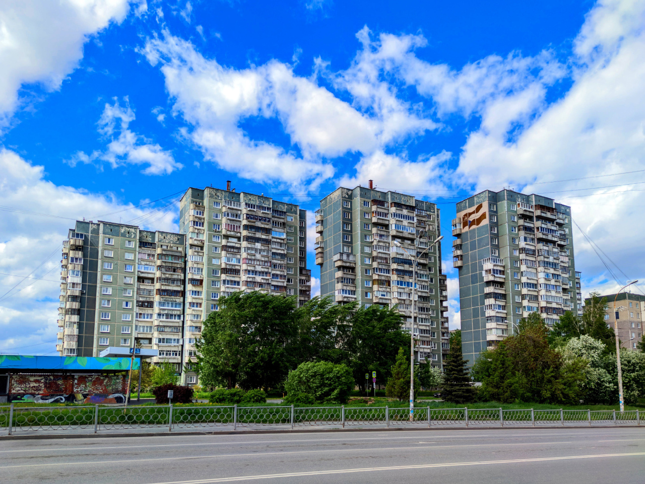 Екатеринбург, Улица Бебеля, 112; Улица Бебеля, 110; Улица Бебеля, 108