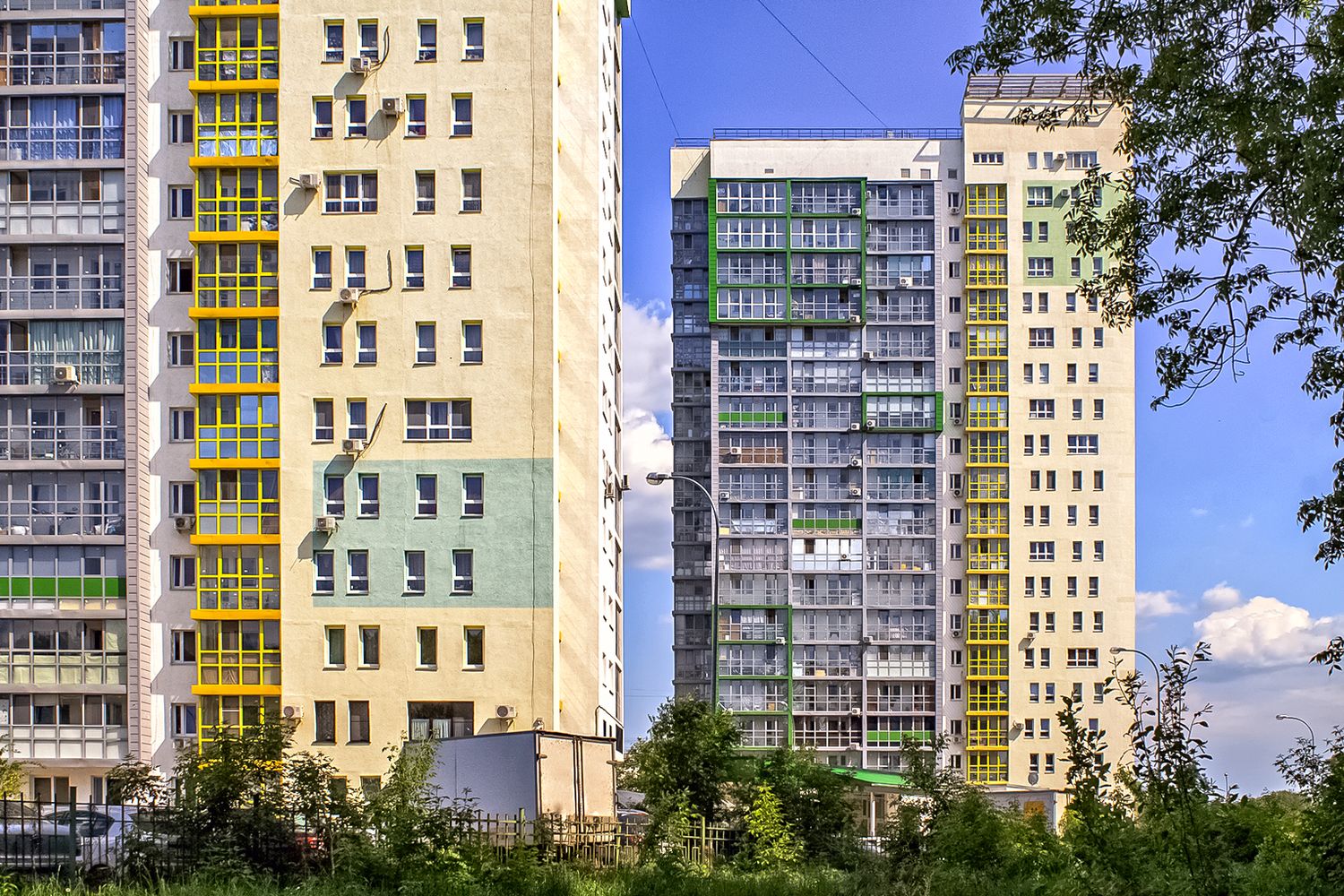 Ufa, Набережная Моторостроителей, 17; Набережная Моторостроителей, 15