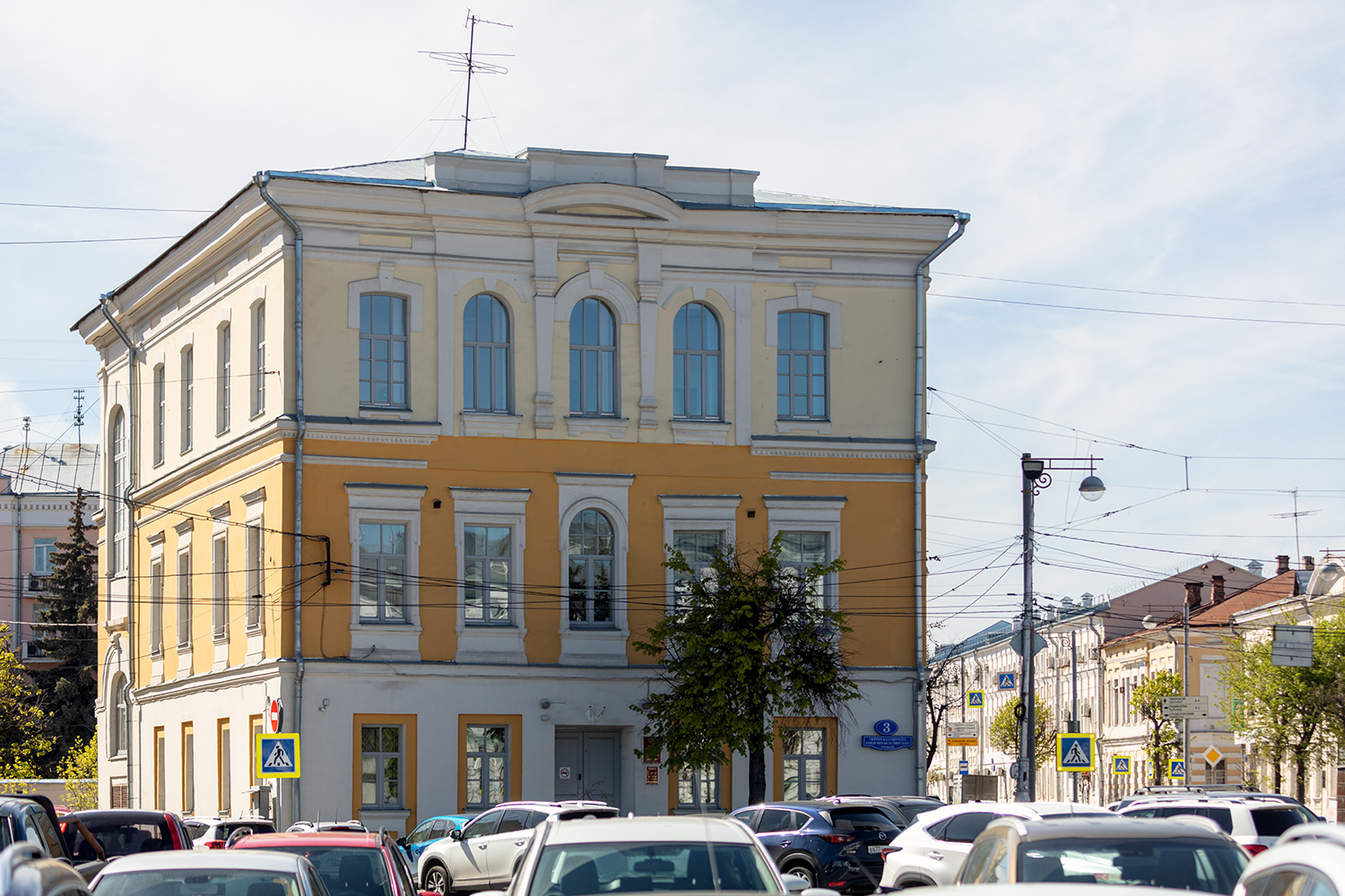 Тверь, Советская улица, 42 / Площадь Михаила Тверского, 3