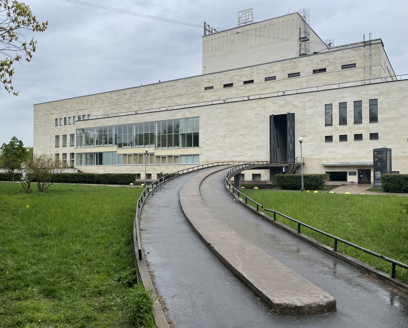 Санкт-Петербург, Пионерская площадь, 1