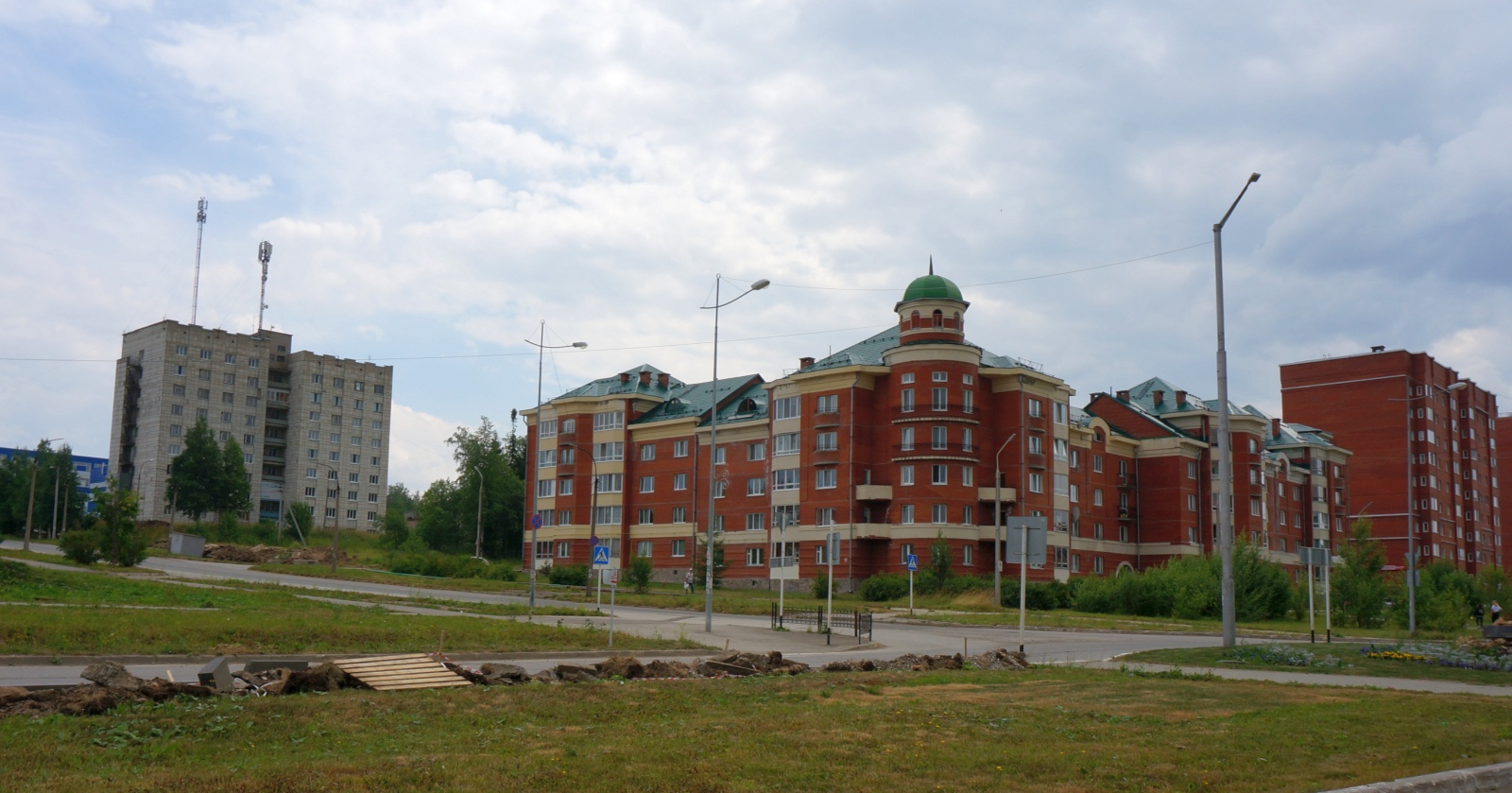 Губаха, Проспект Ленина, 60; Октябрьский проспект , 17А